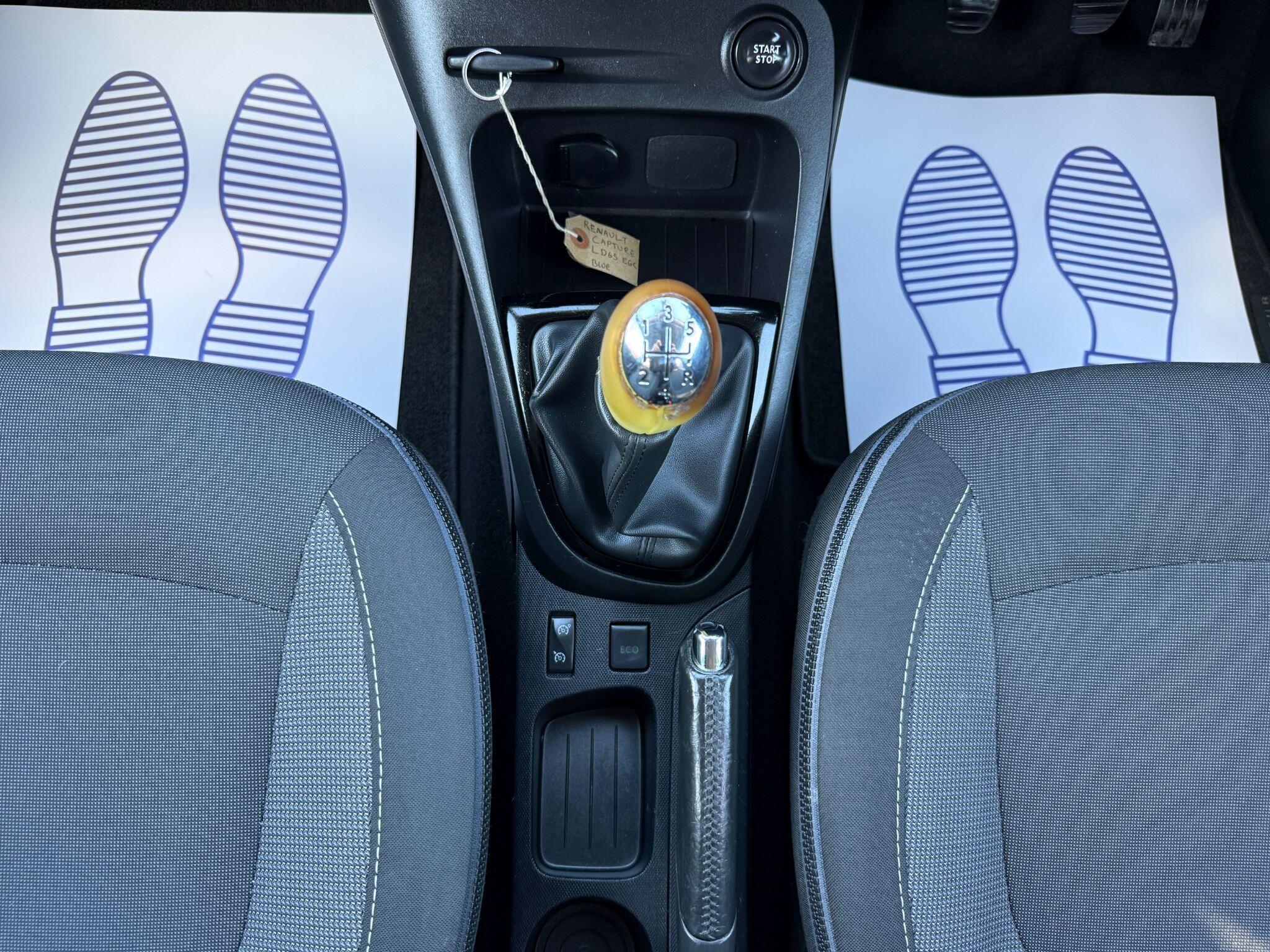 Renault Captur - Image 40
