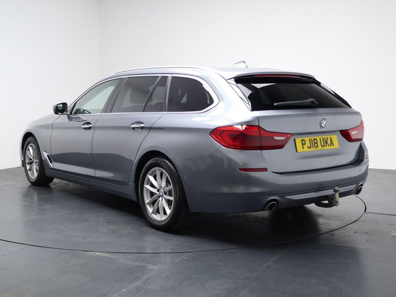 BMW 5 Series - Image 9
