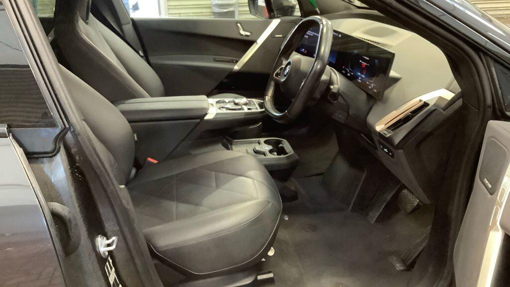 BMW IX - Image 5