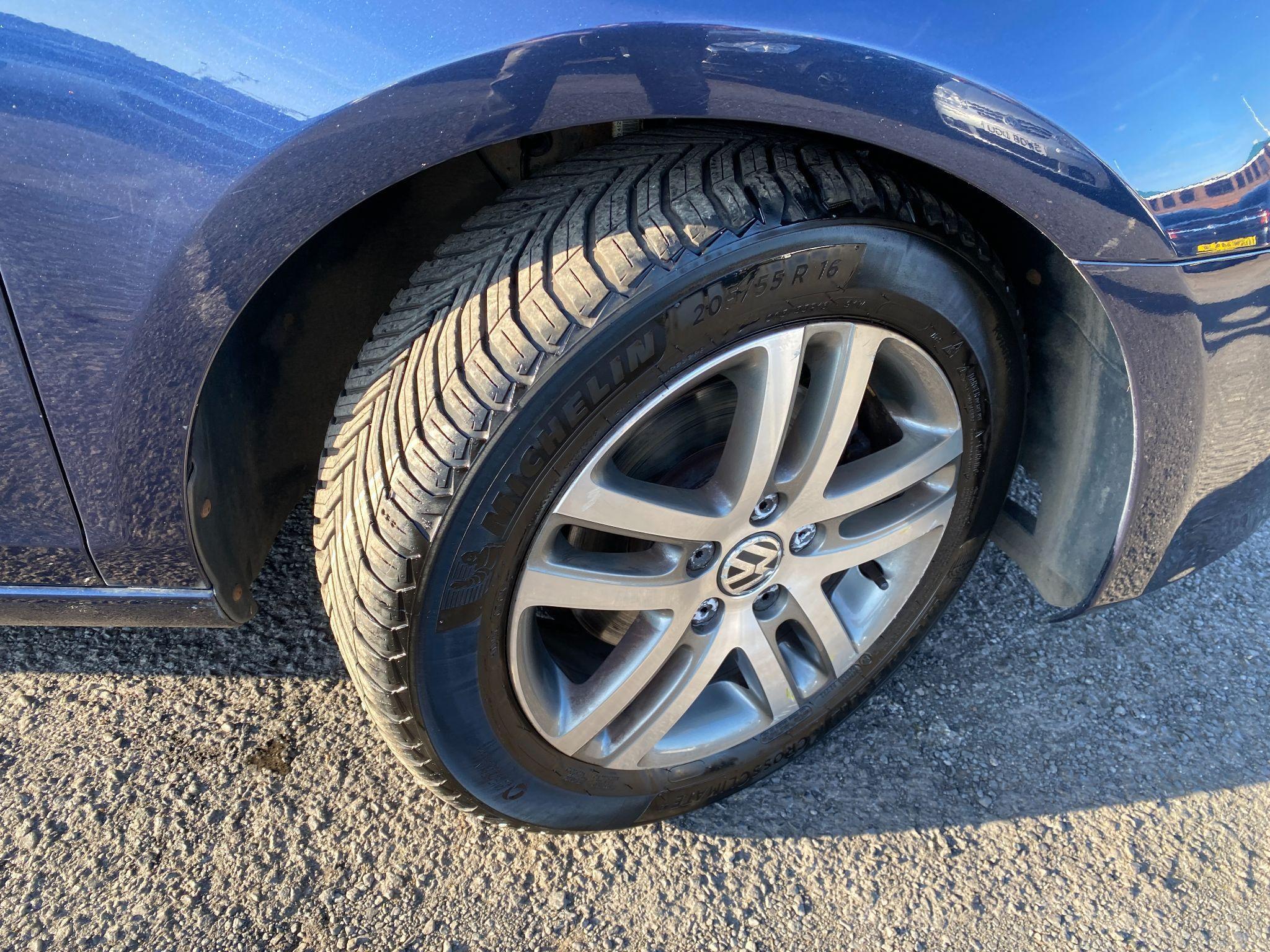 Volkswagen Golf - Image 61