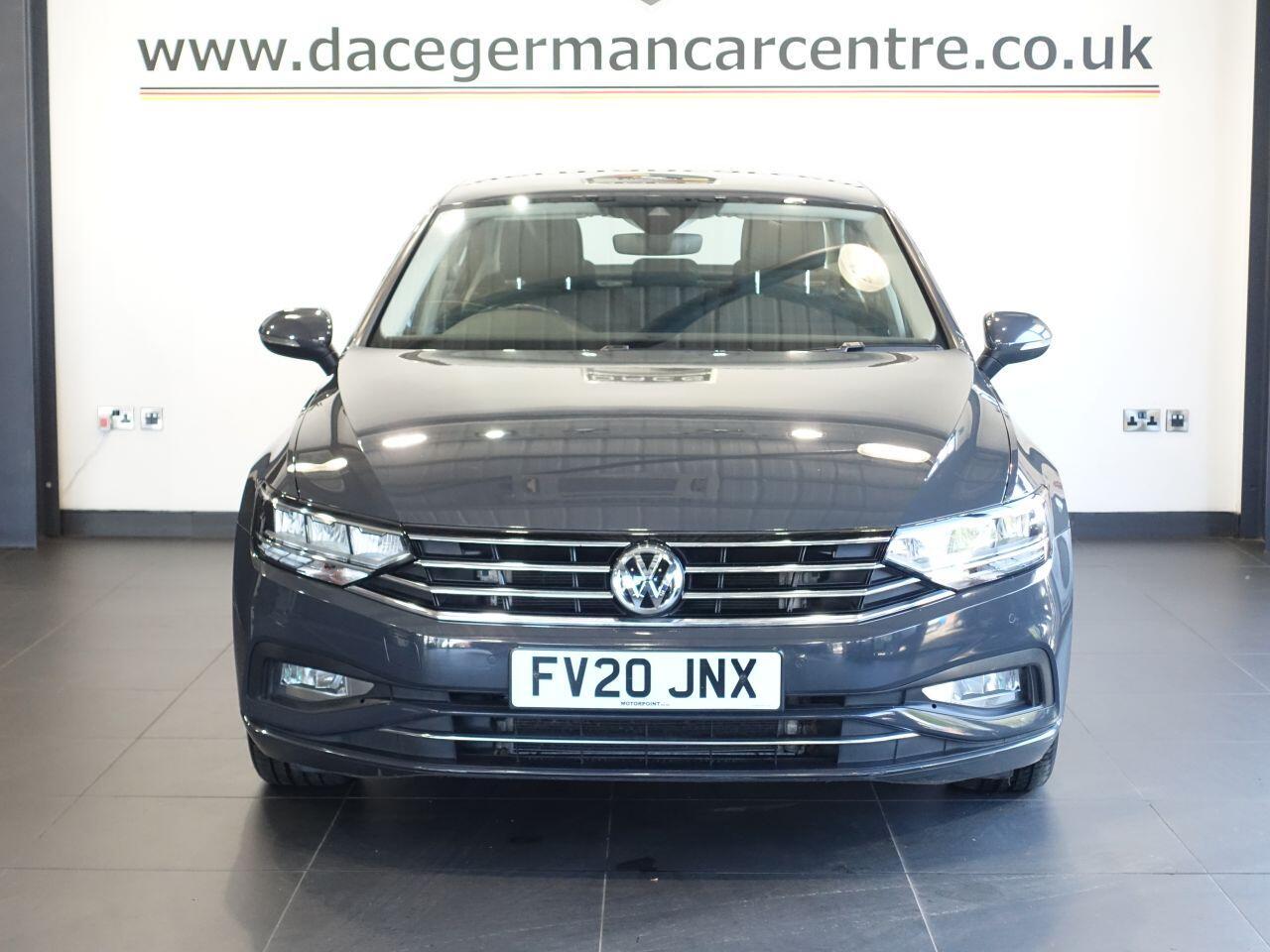 Volkswagen Passat - Image 4