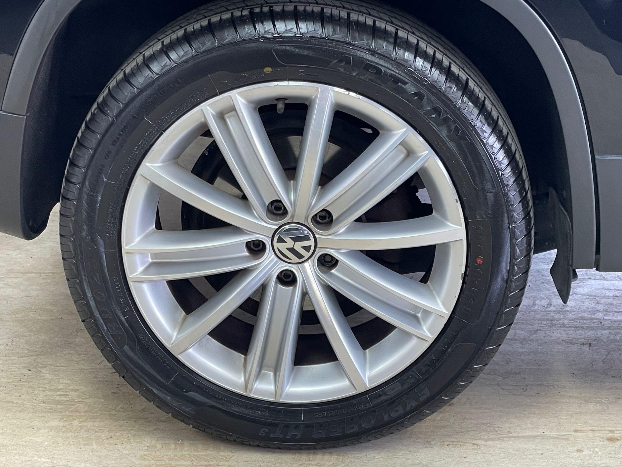 Volkswagen Tiguan - Image 13