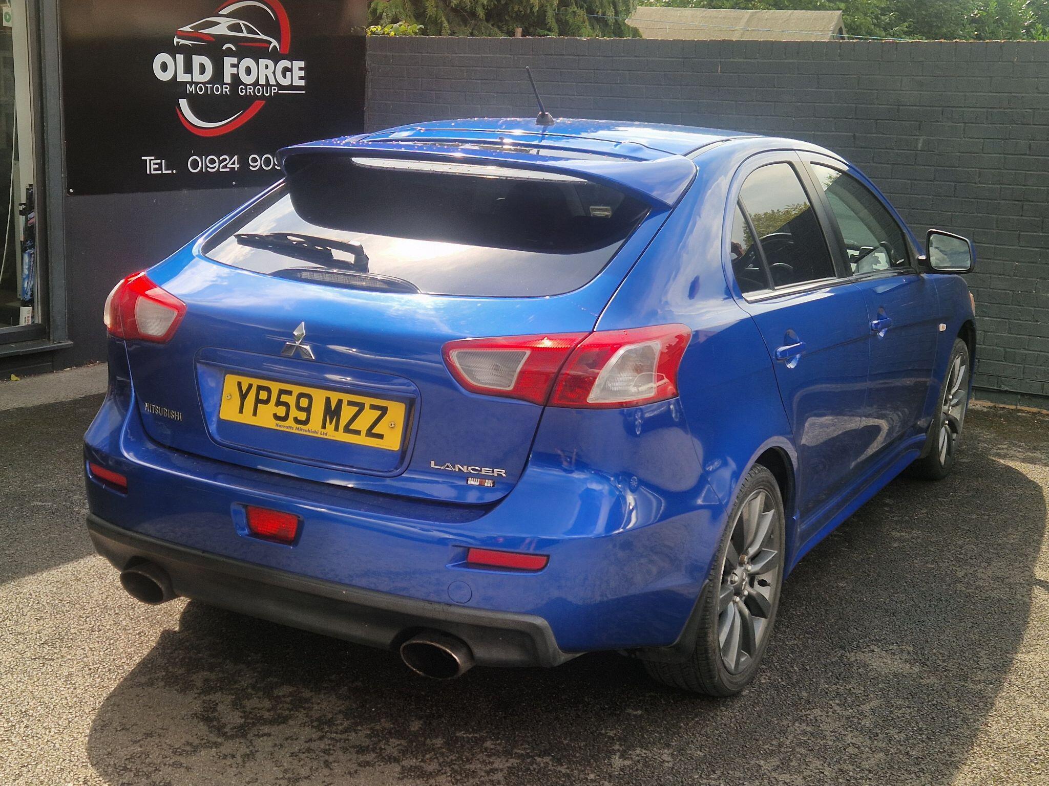 Mitsubishi Lancer - Image 8