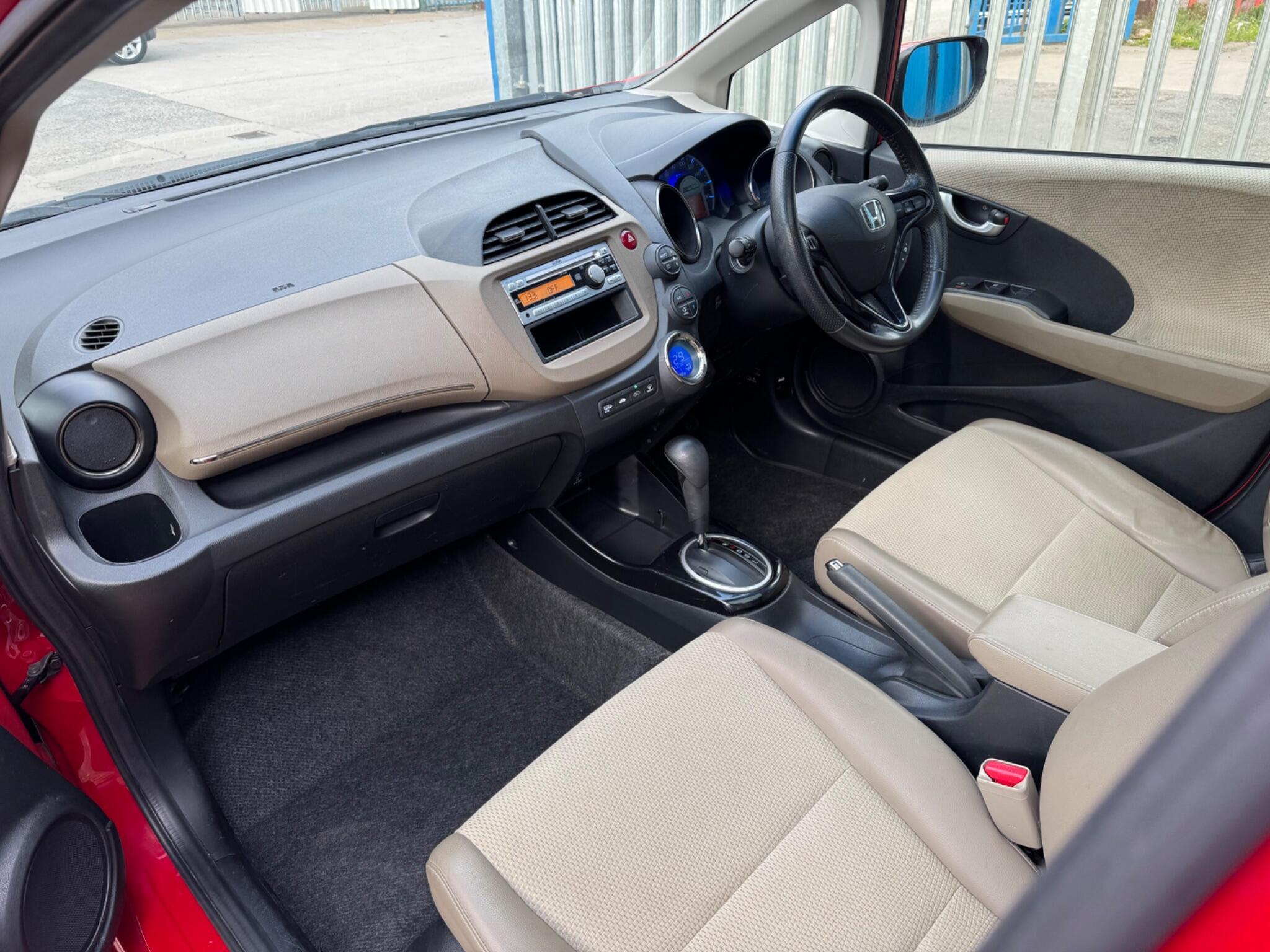 Honda FIT - Image 37