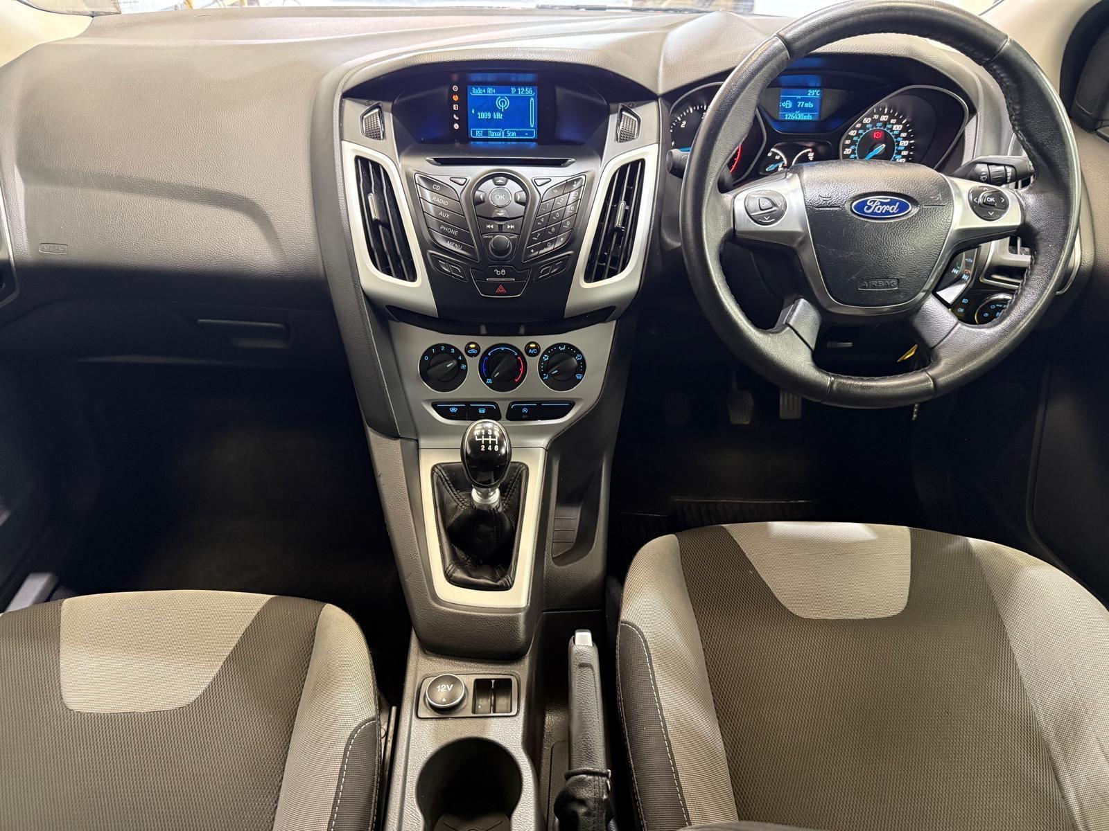 Ford Focus - Image 19