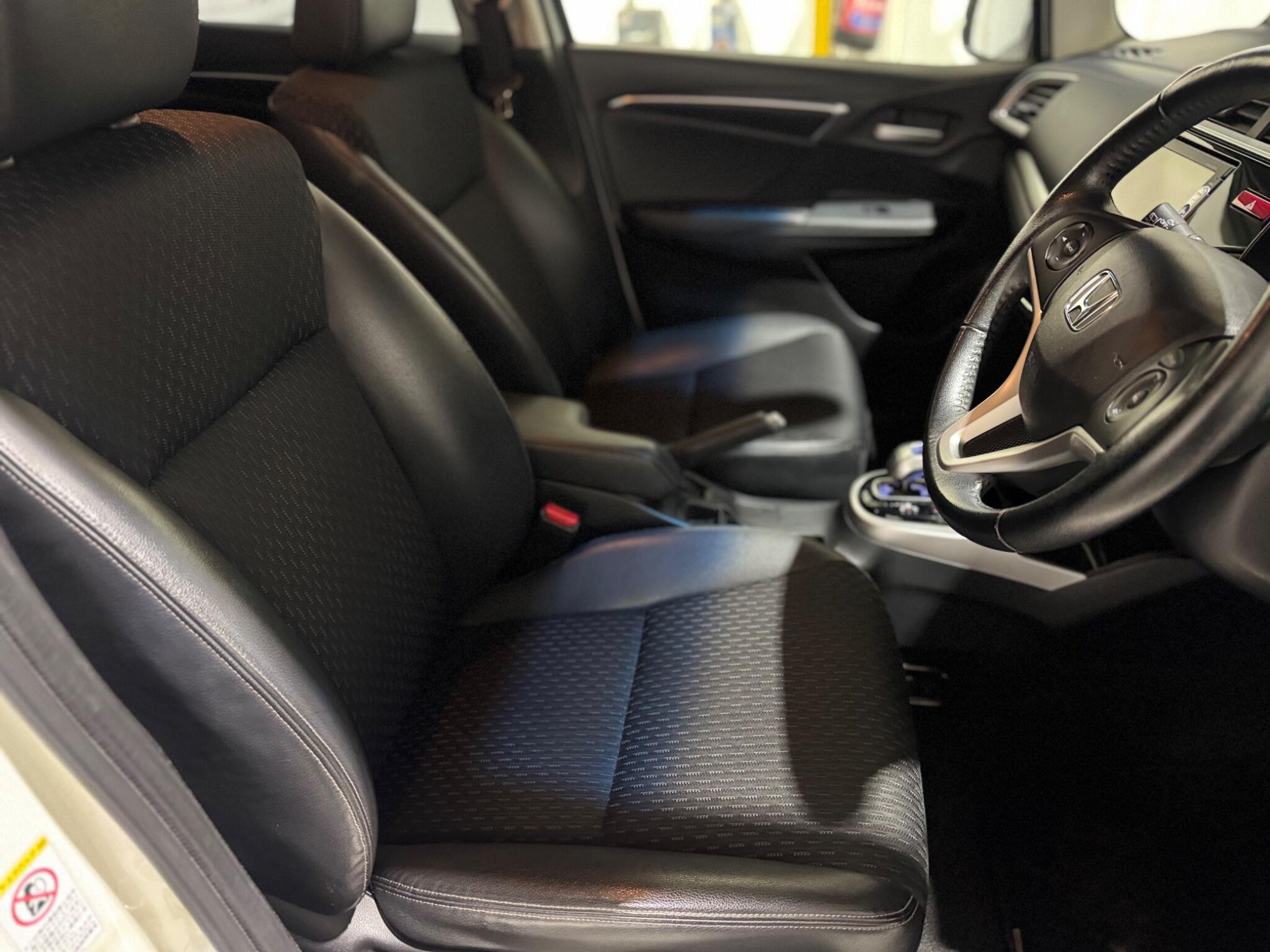 Honda FIT - Image 42