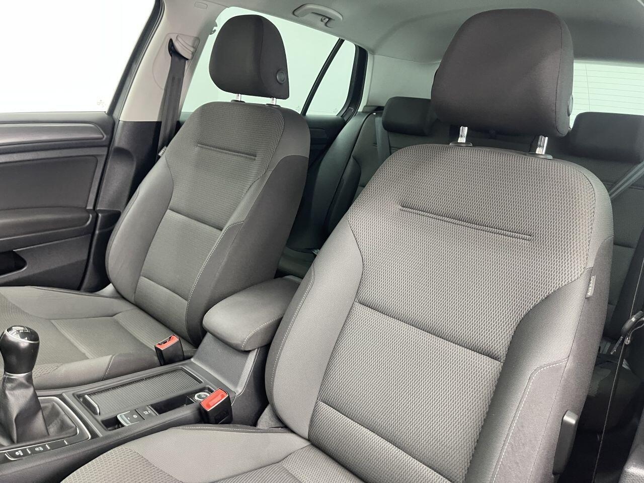 Volkswagen Golf - Image 14