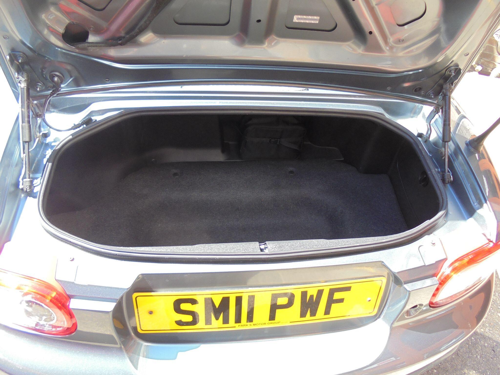 Mazda MX-5 - Image 15