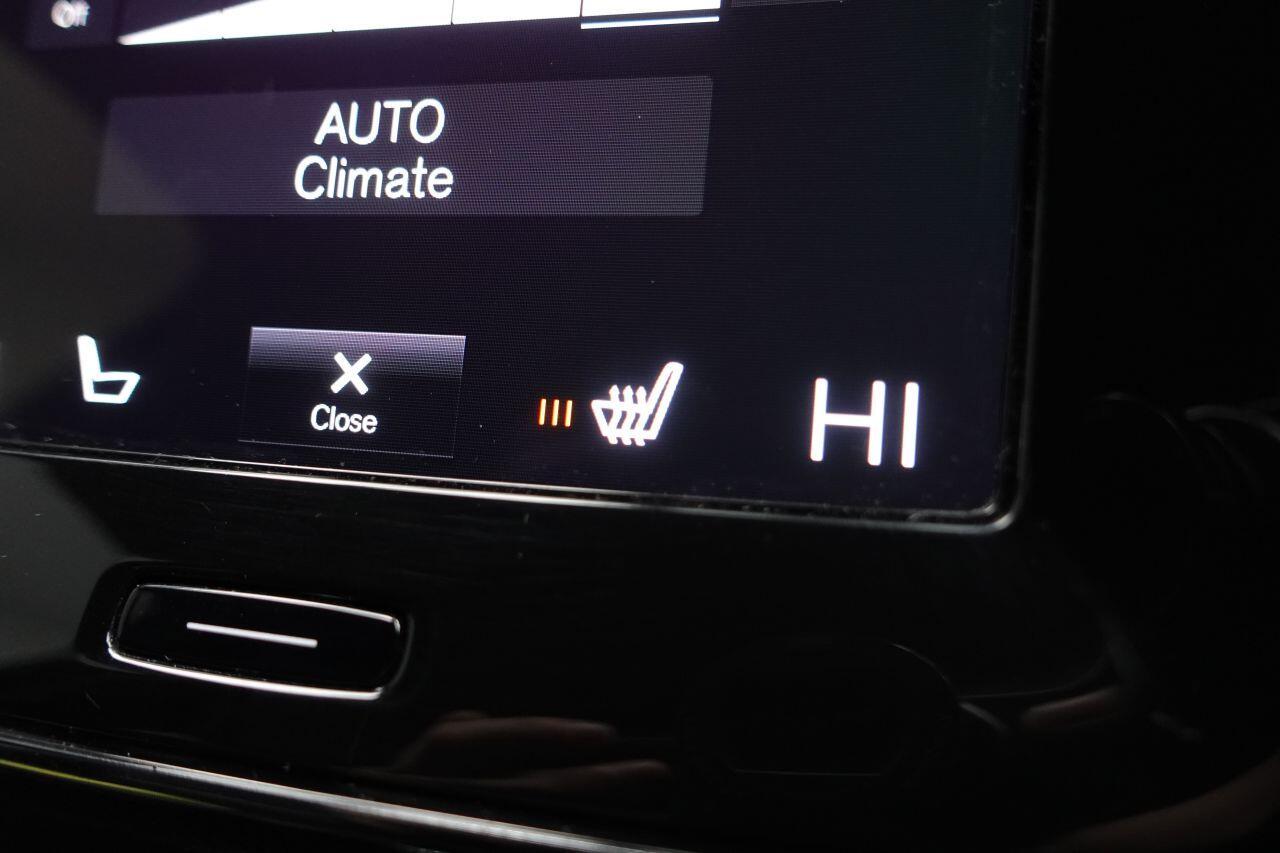 Volvo XC40 - Image 33