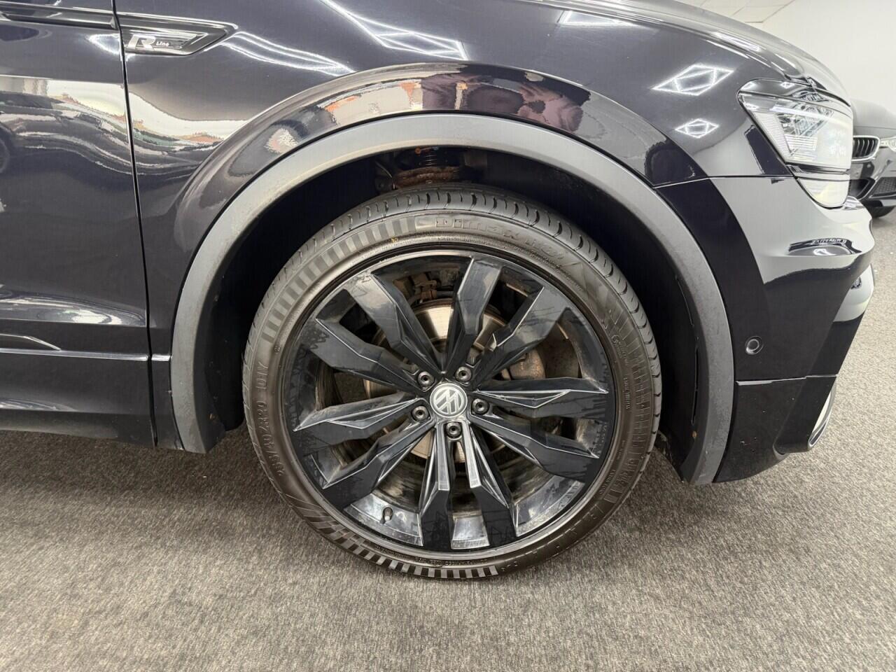 Volkswagen Tiguan - Image 13