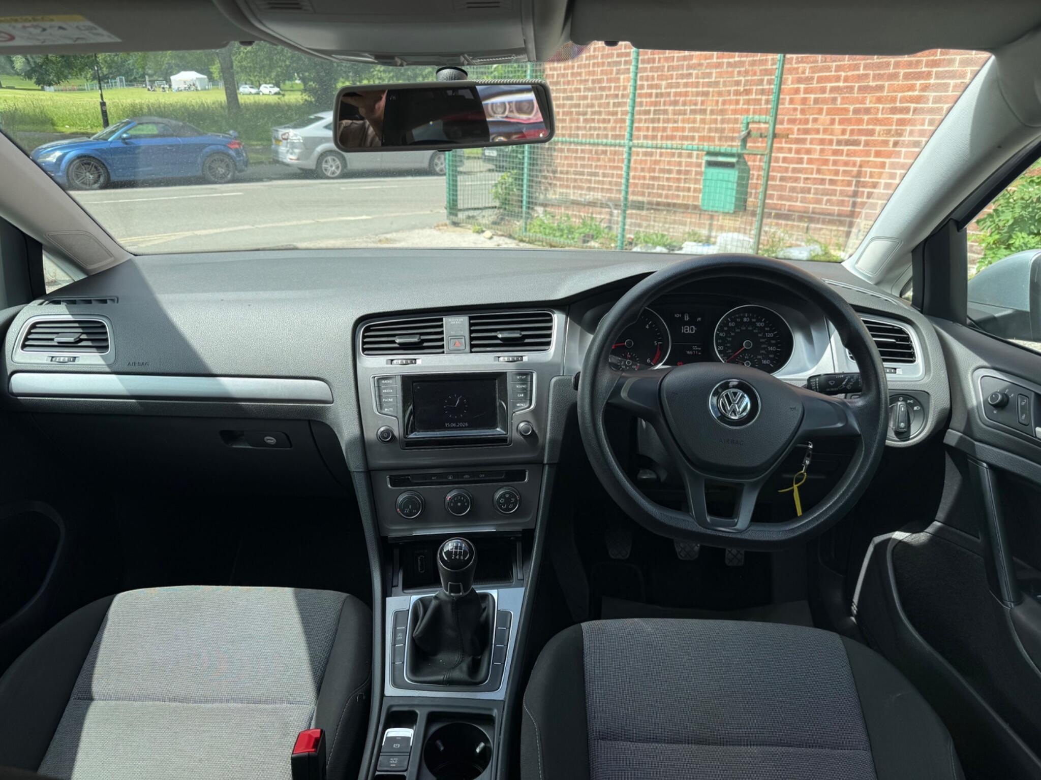 Volkswagen Golf - Image 18