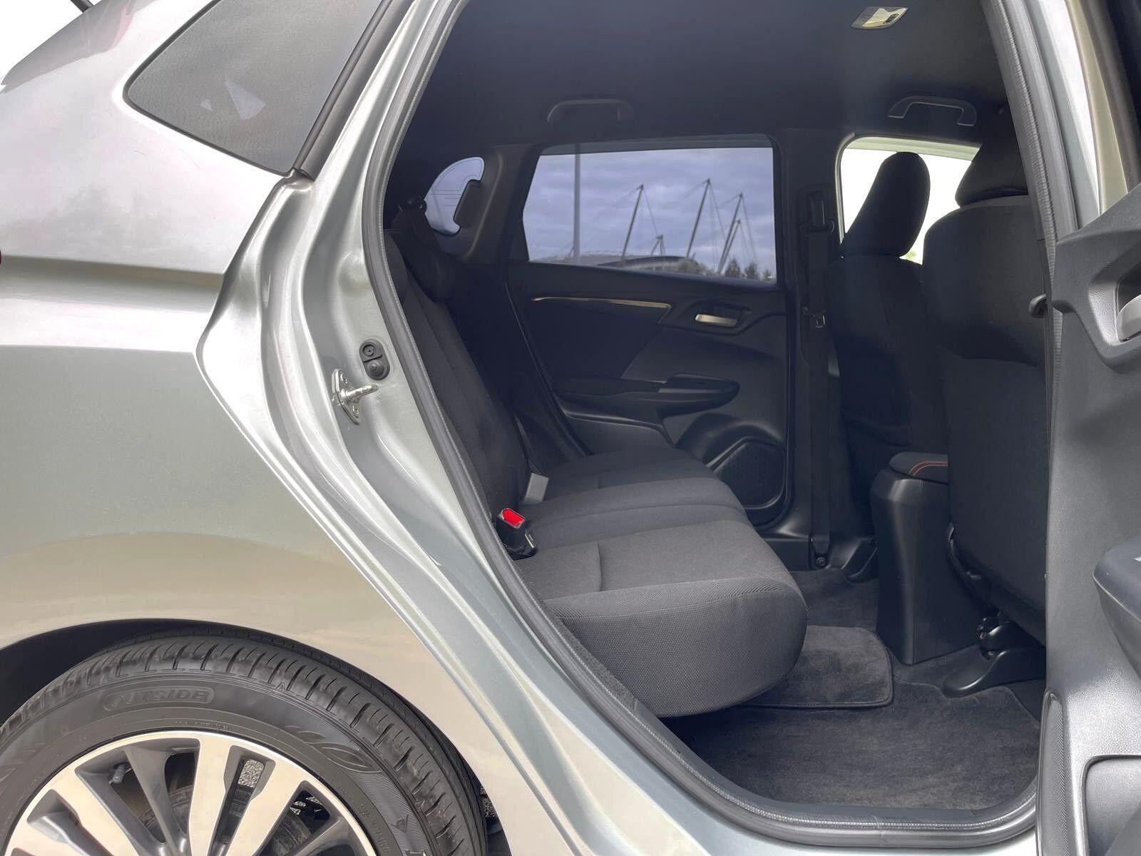 Honda FIT - Image 30