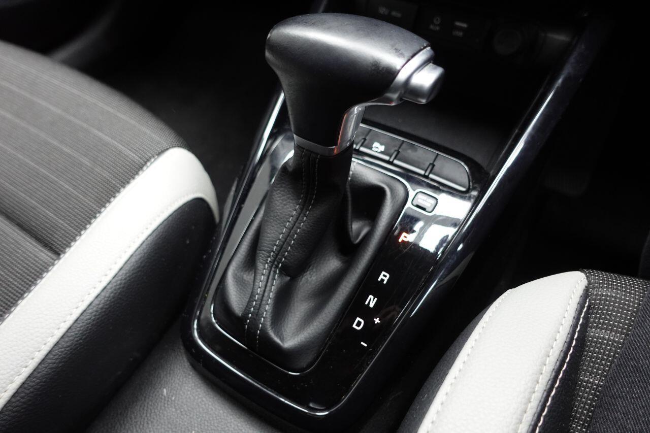 Kia Stonic - Image 36