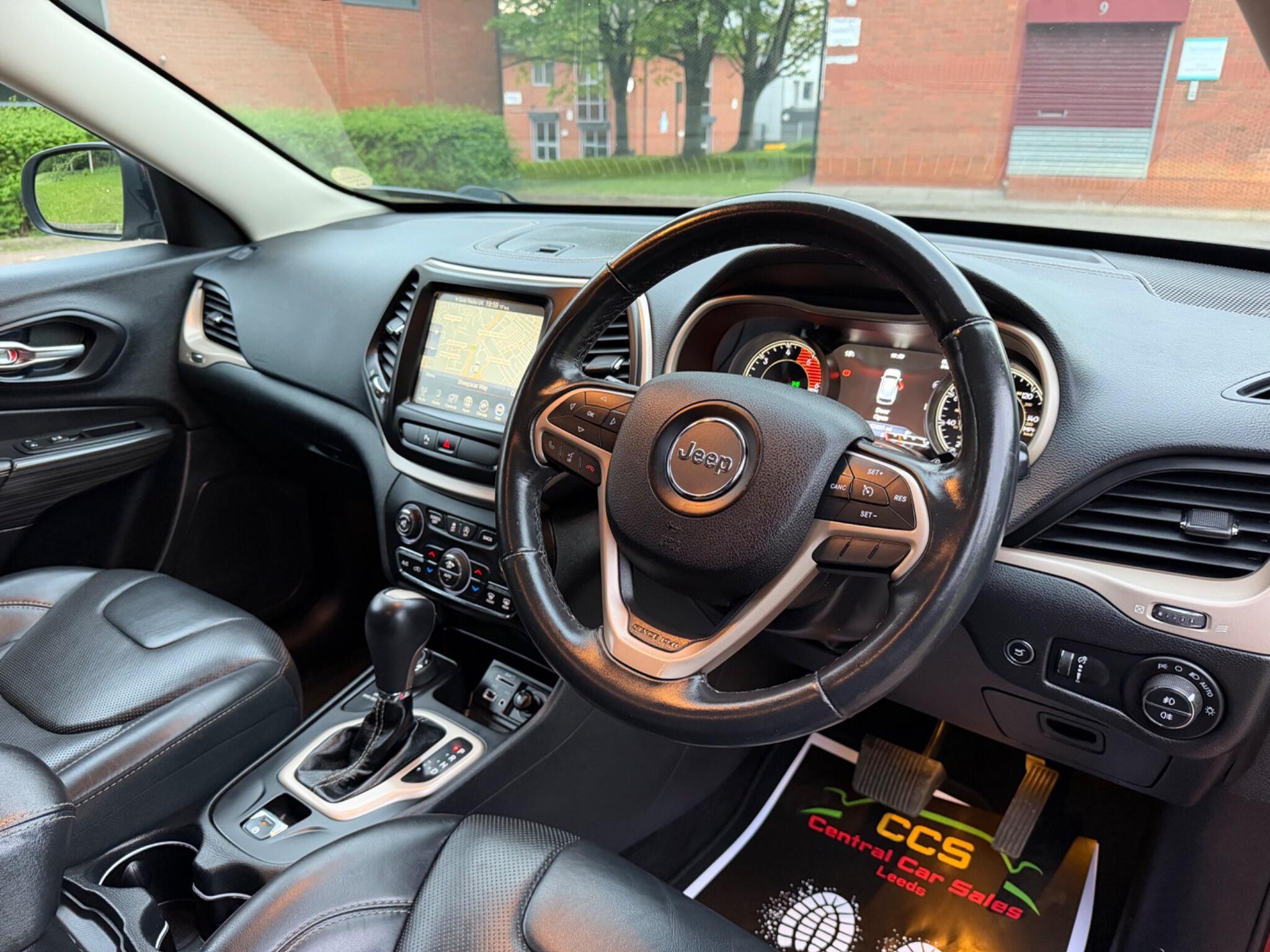 Jeep Cherokee - Image 30