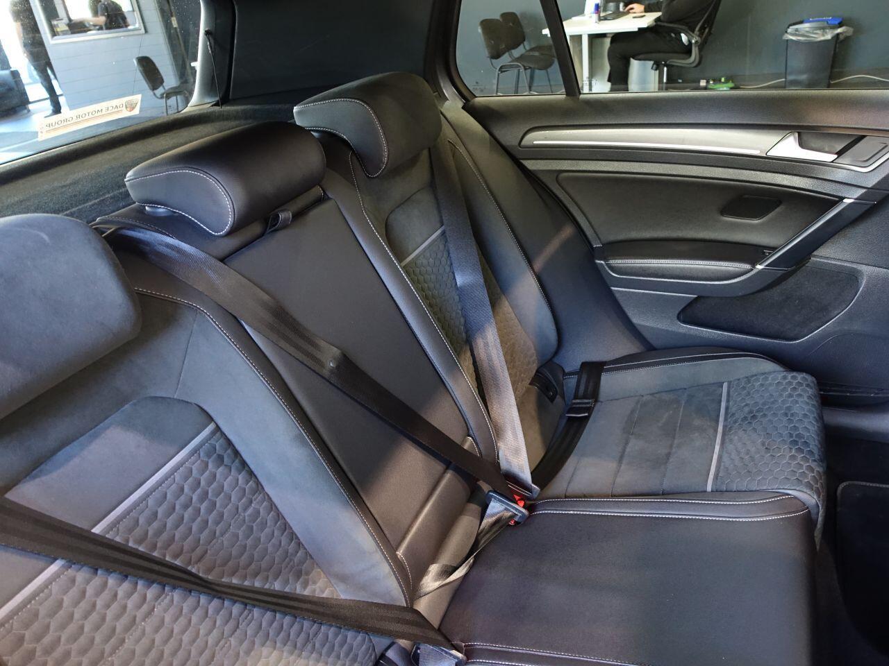 Volkswagen Golf - Image 16