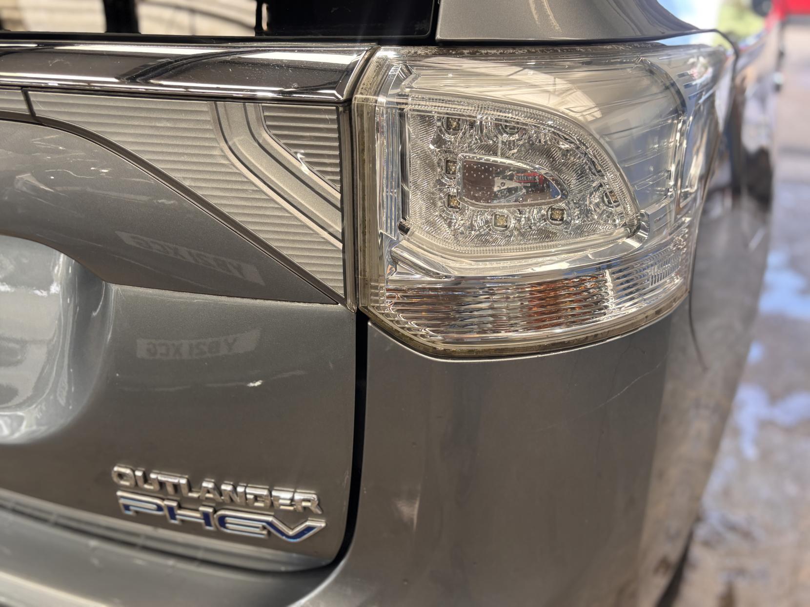 Mitsubishi Outlander - Image 10