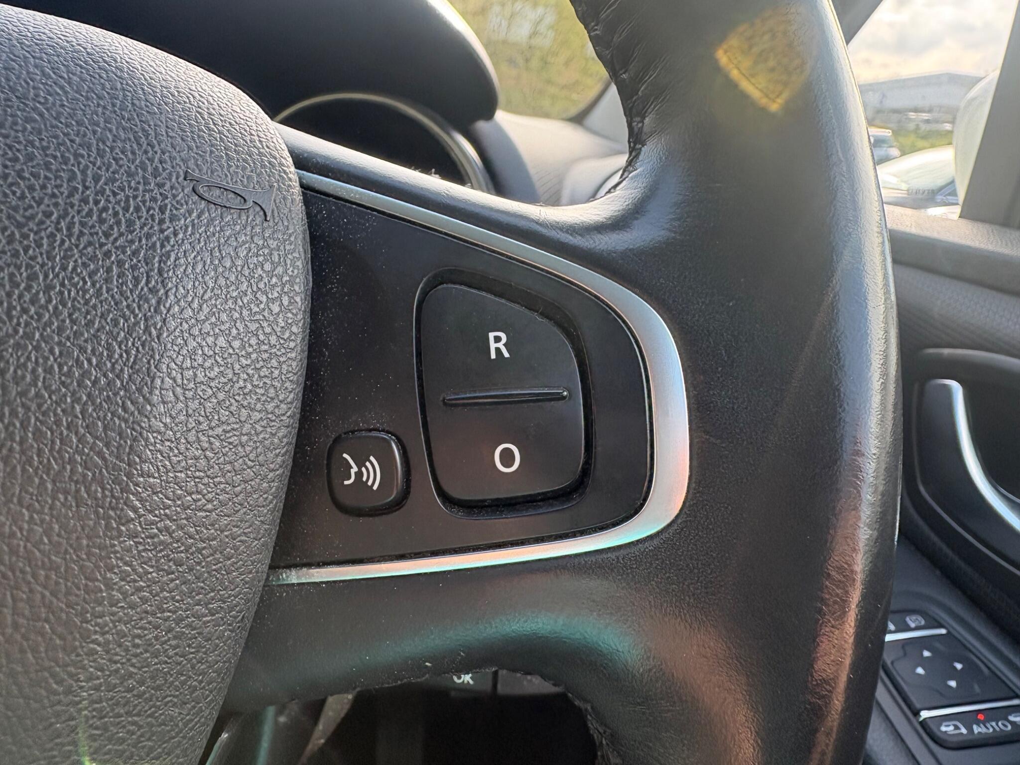 Renault Clio - Image 30