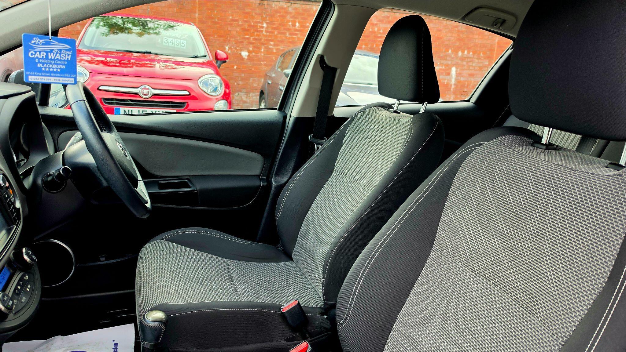 Toyota Yaris - Image 15