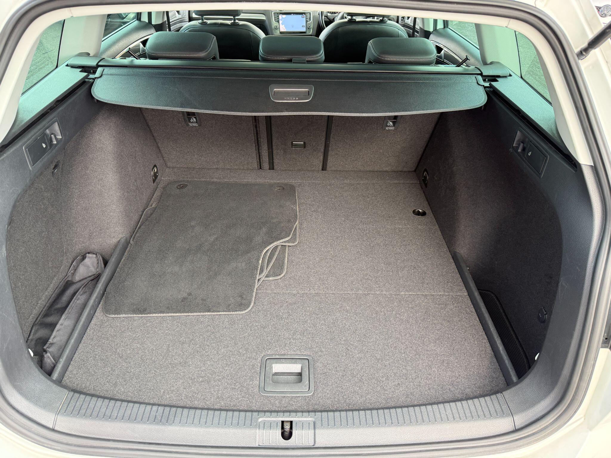 Volkswagen Golf - Image 79