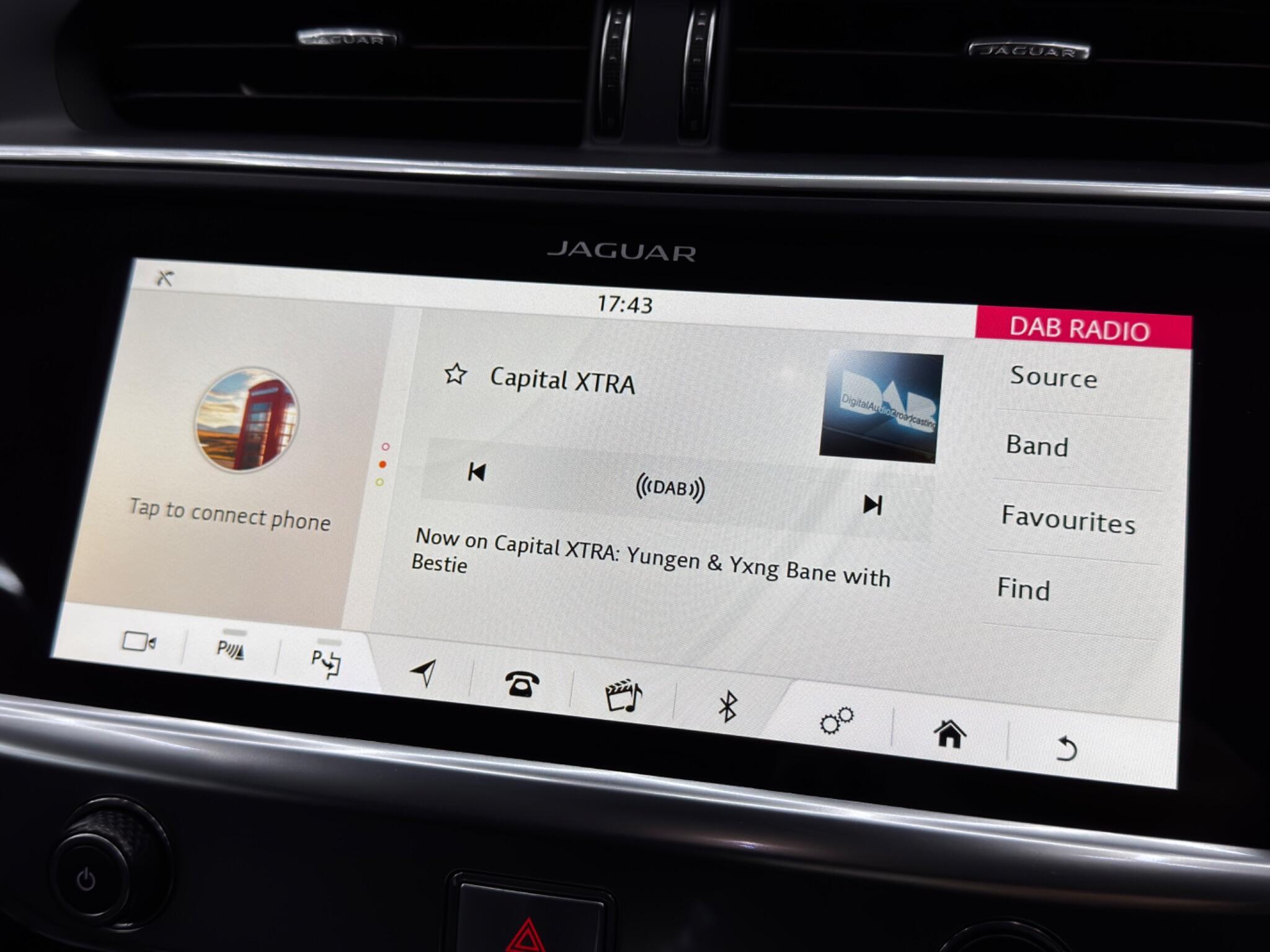 Jaguar I-Pace - Image 34