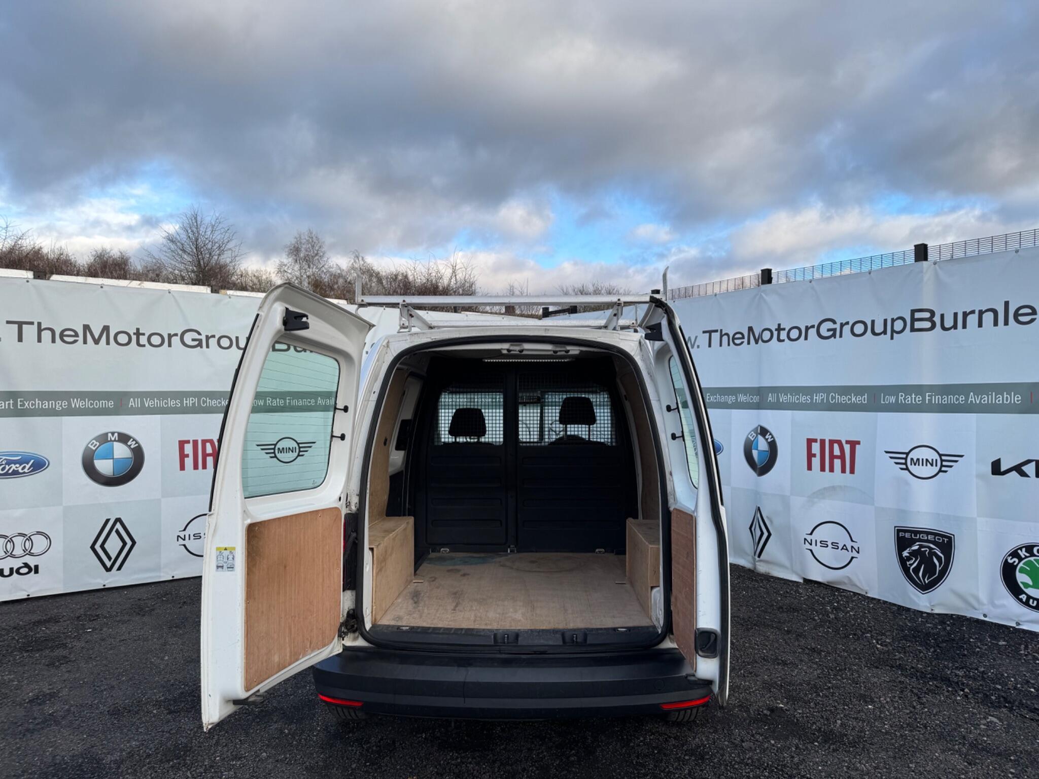 Volkswagen Caddy - Image 12