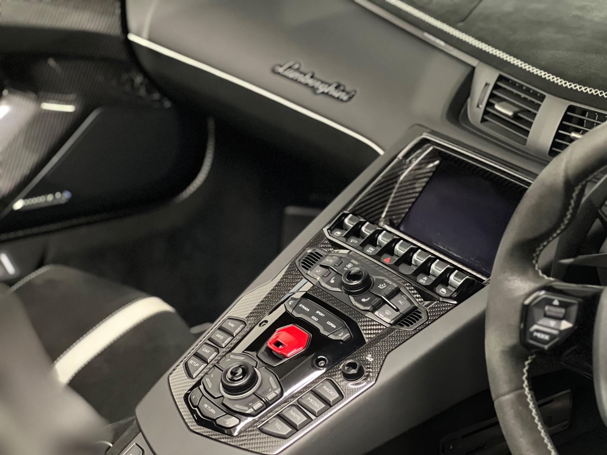Lamborghini Aventador - Image 18