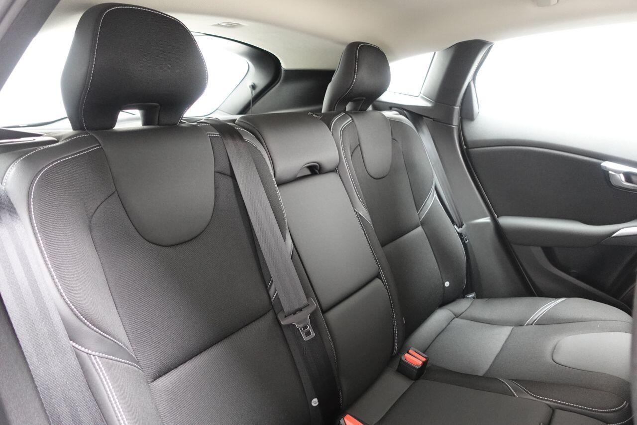 Volvo V40 - Image 20