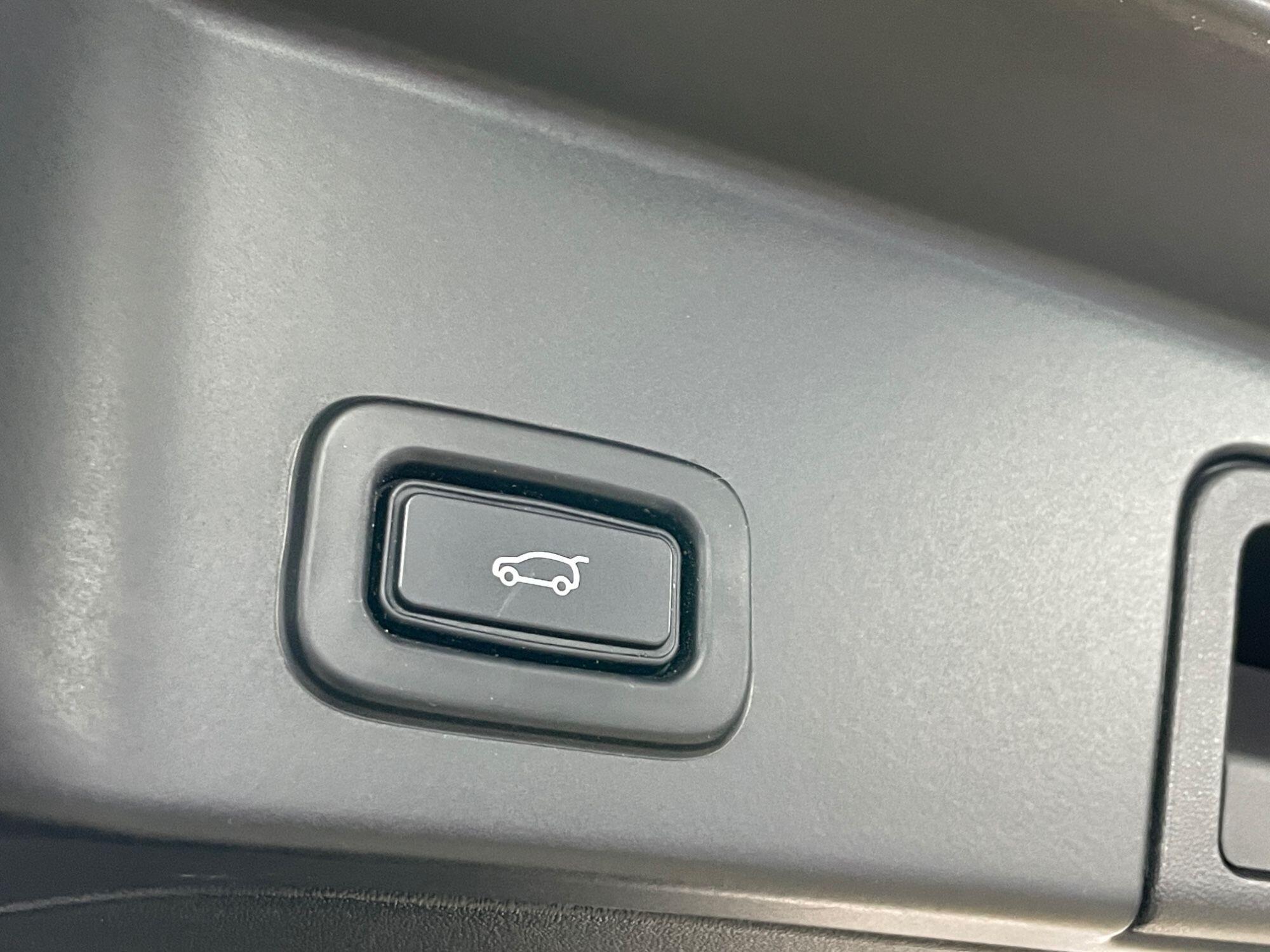 Land Rover Range Rover Evoque - Image 19