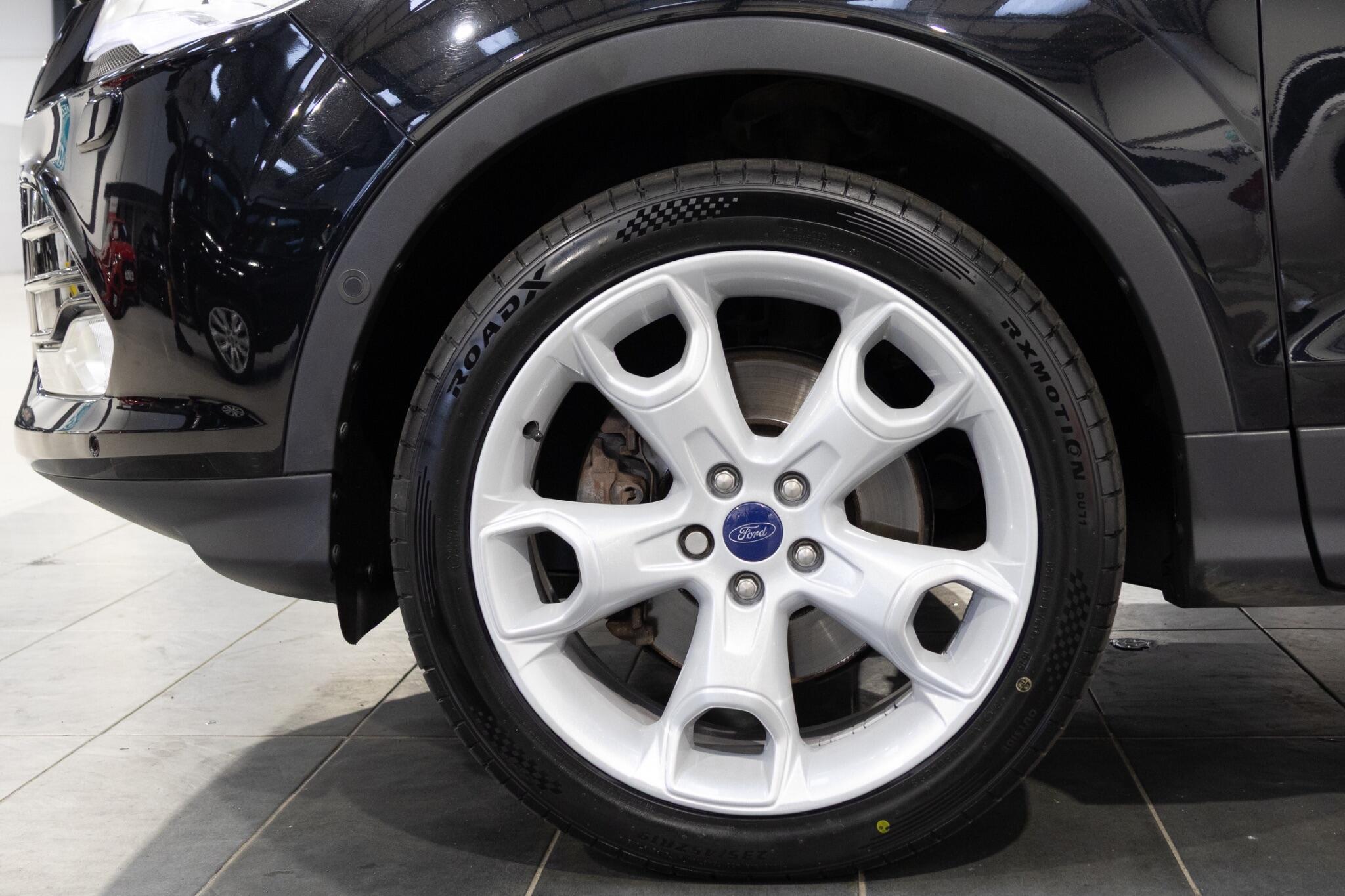 Ford Kuga - Image 15