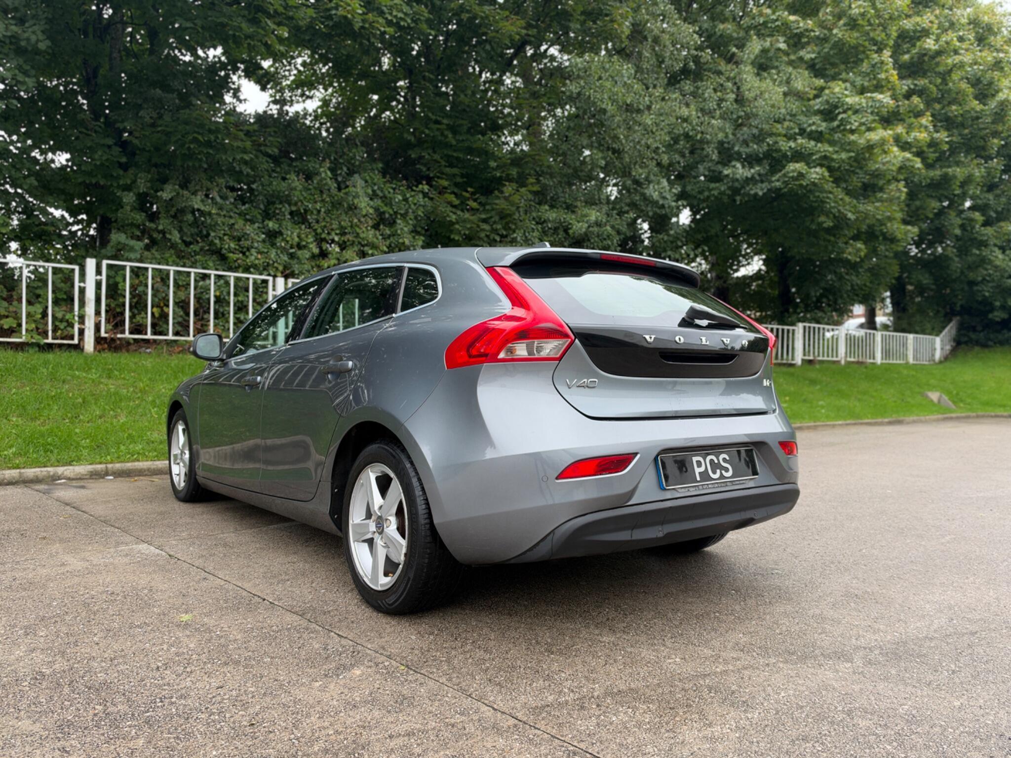 Volvo V40 - Image 9