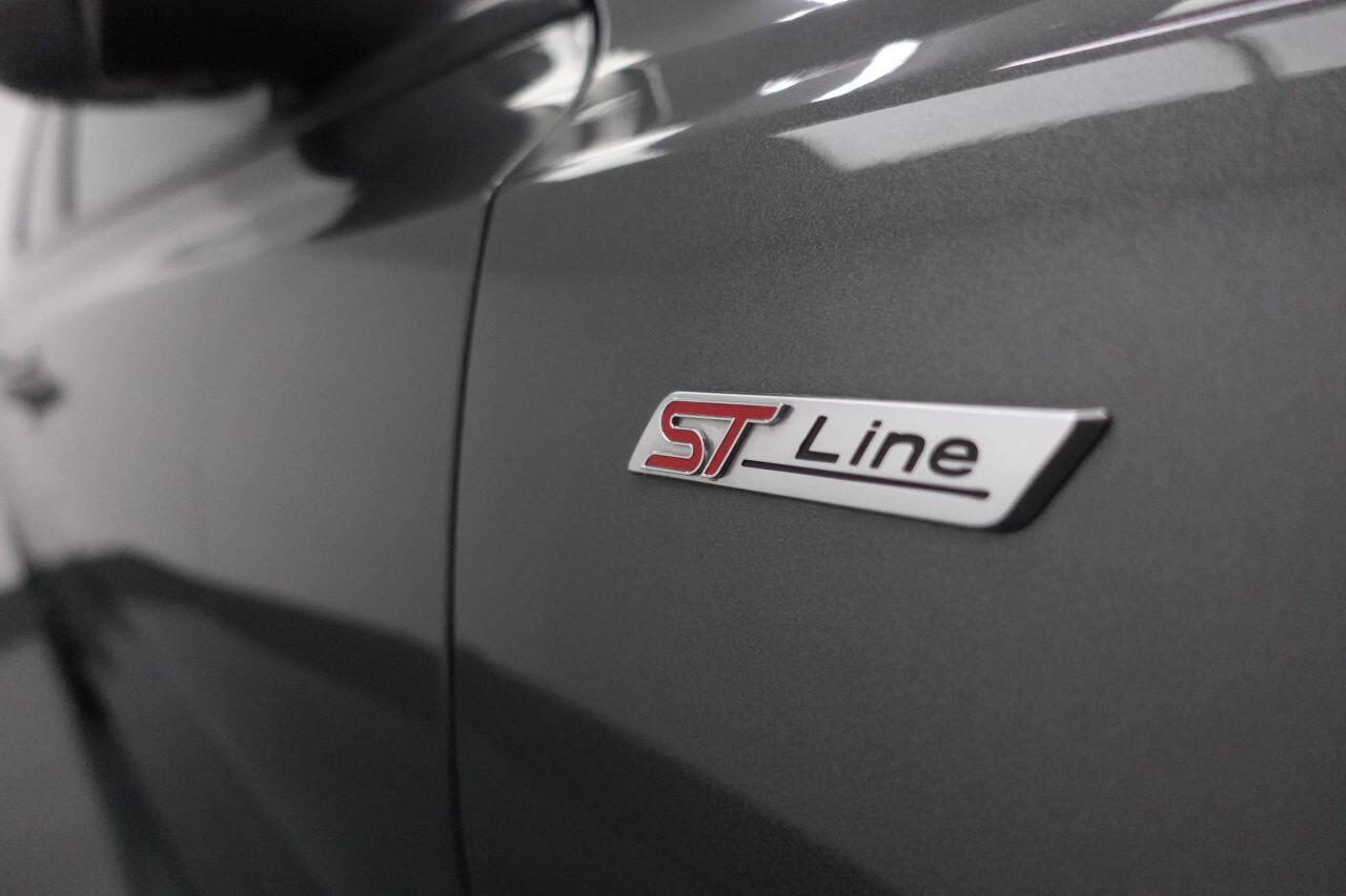 Ford Focus - Image 15