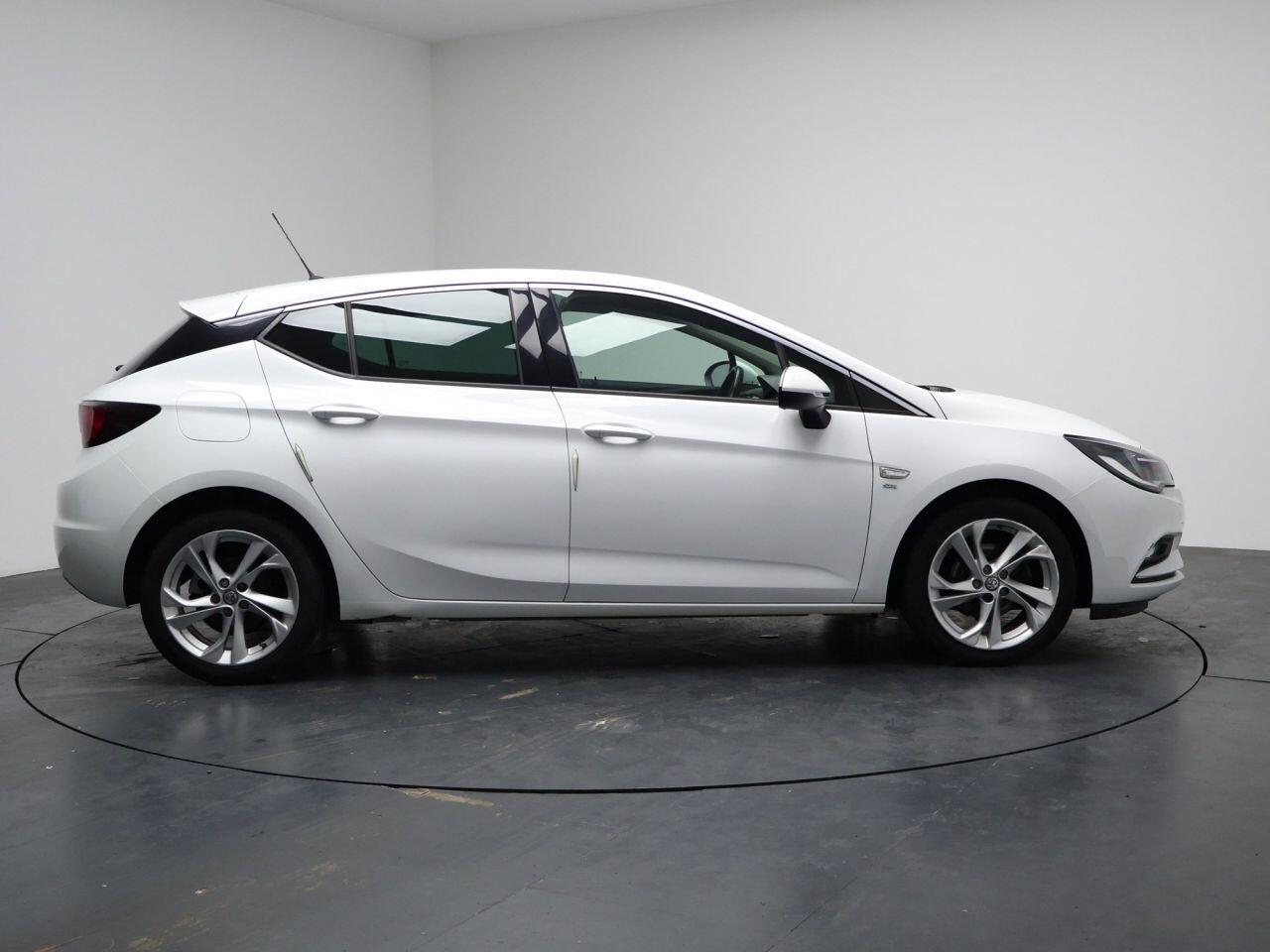 Vauxhall Astra - Image 14