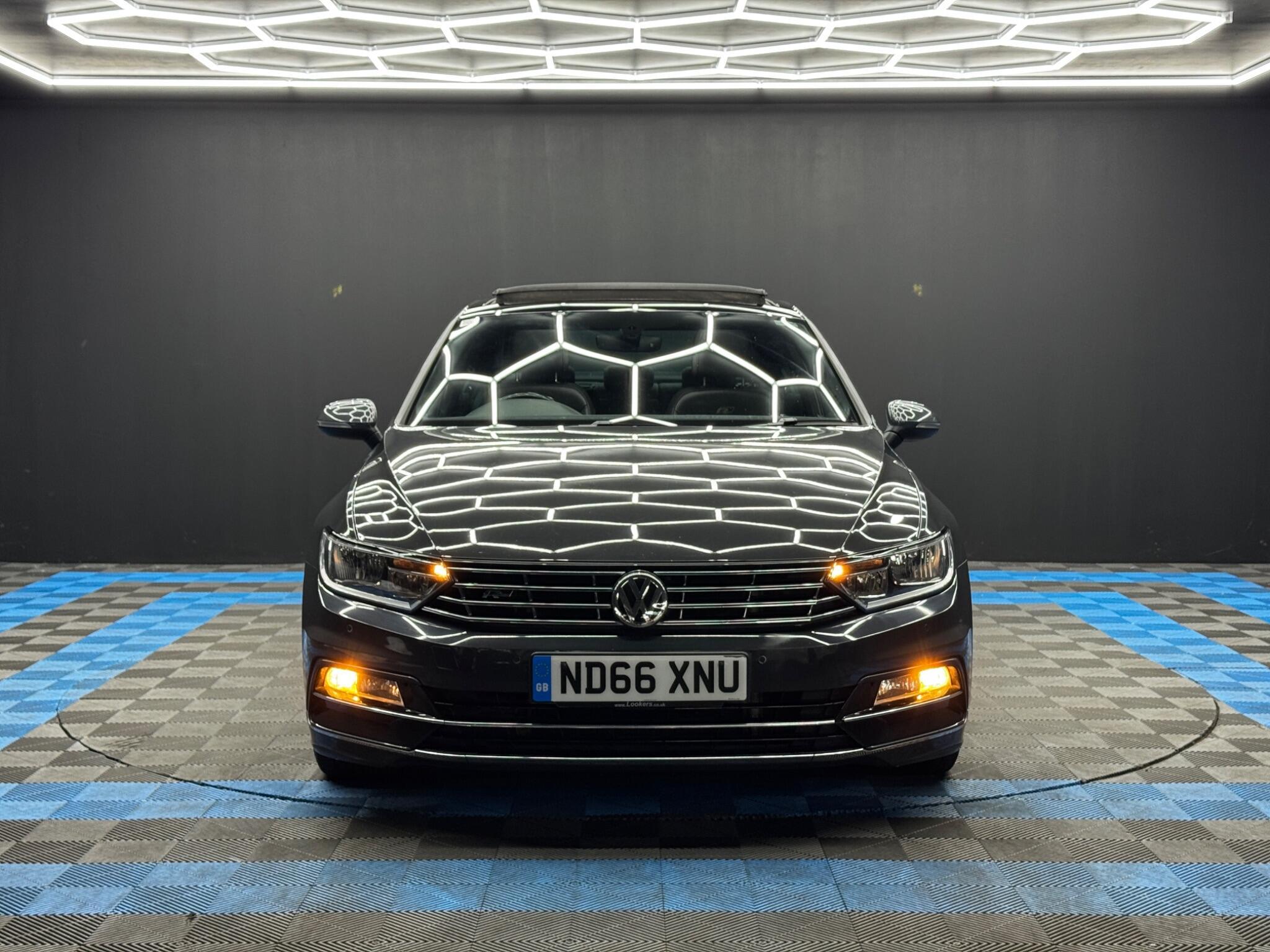 Volkswagen Passat - Image 2