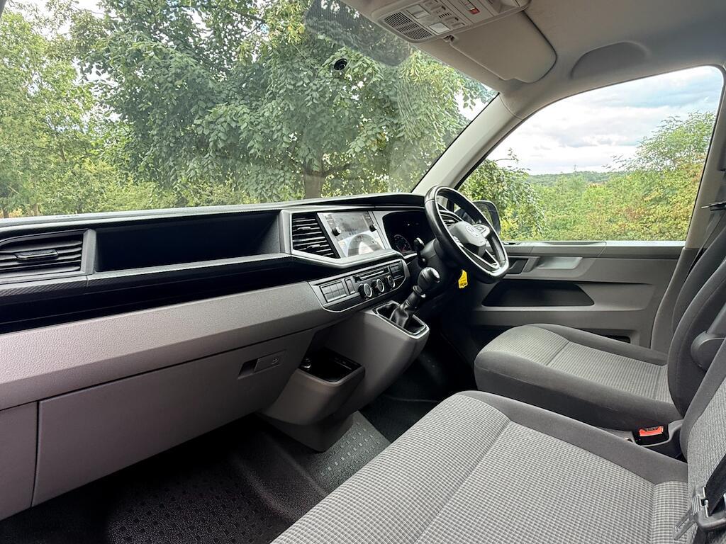 Volkswagen Transporter - Image 11