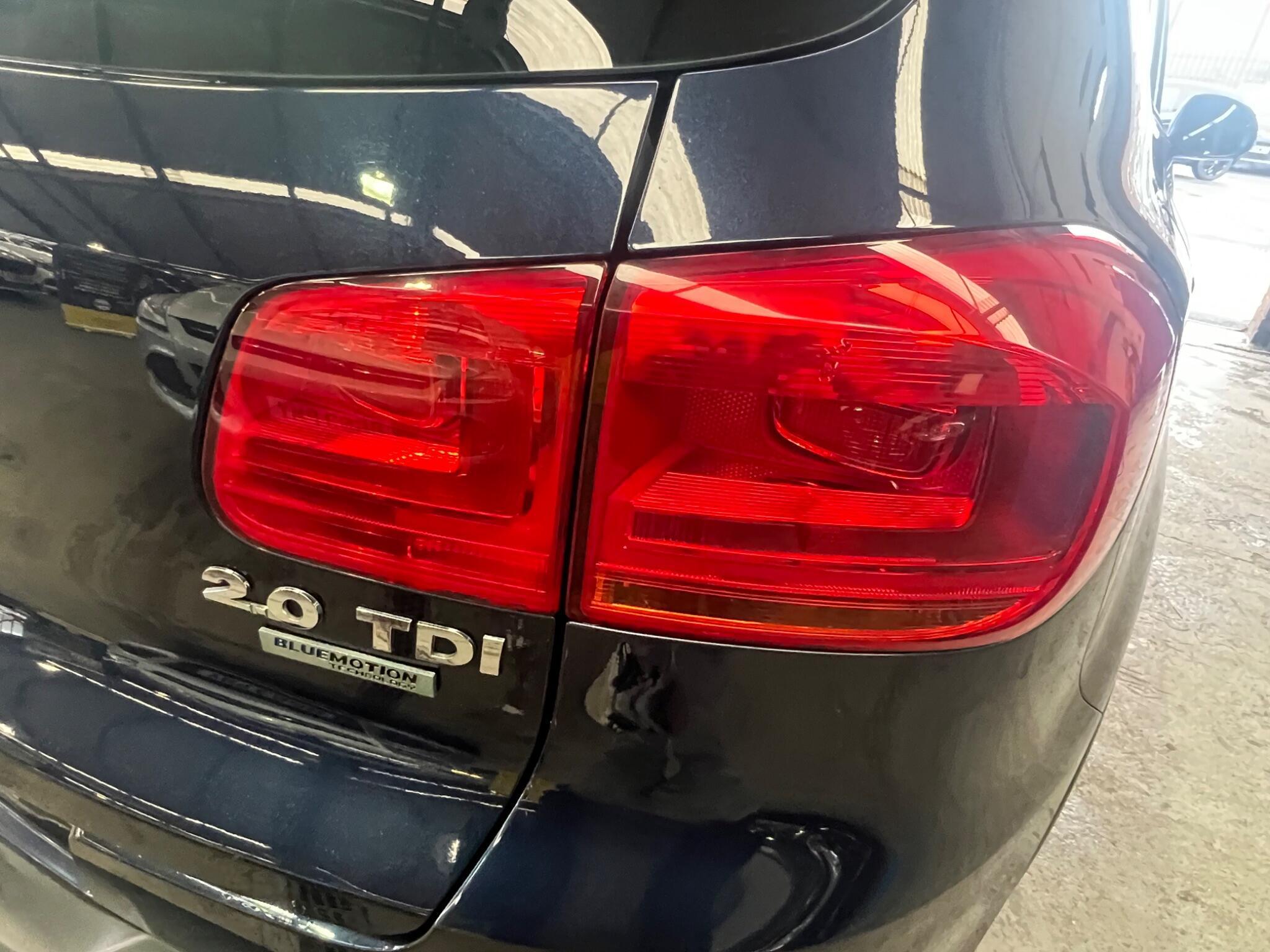 Volkswagen Tiguan - Image 11