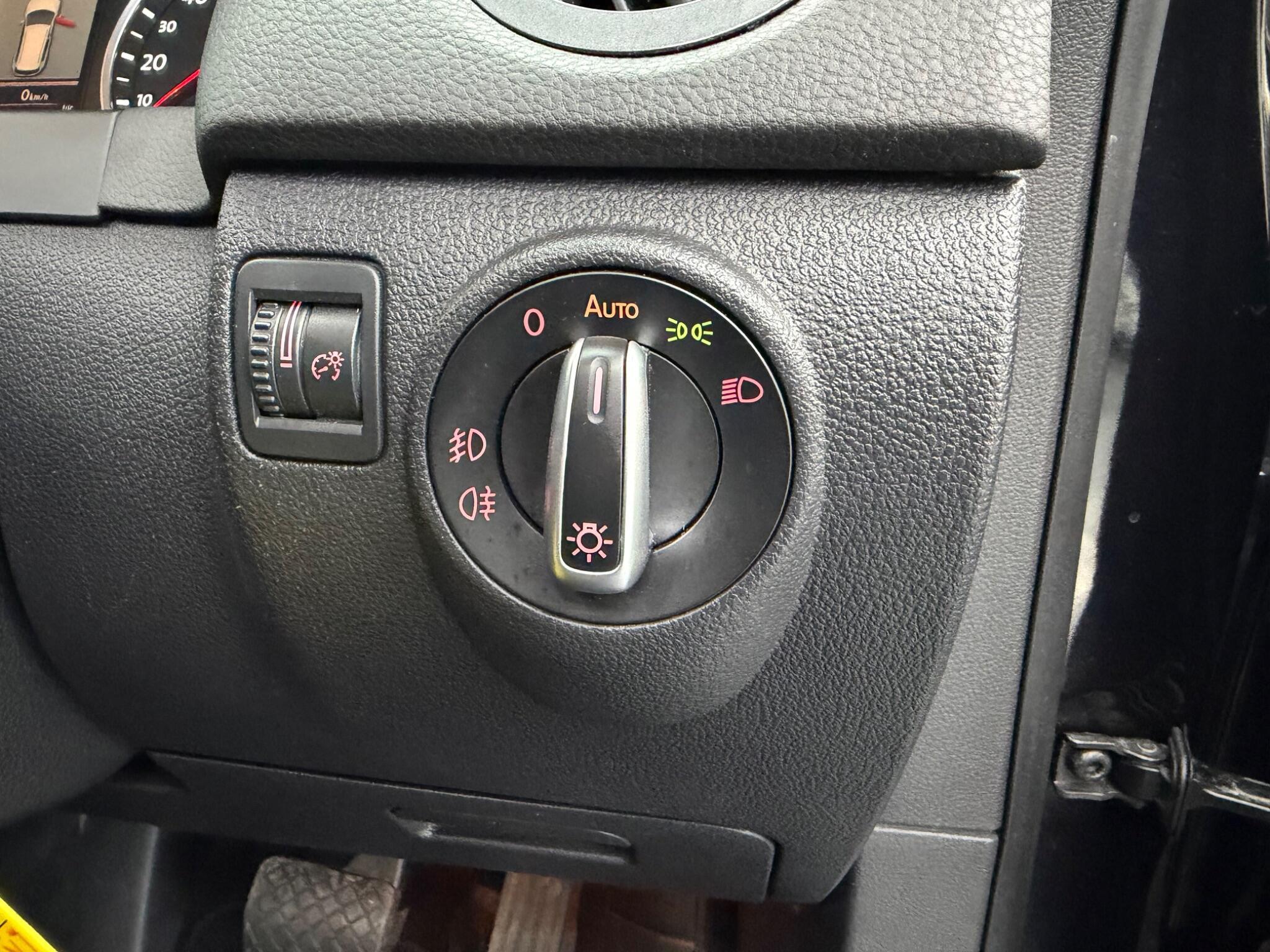 Volkswagen Tiguan - Image 24