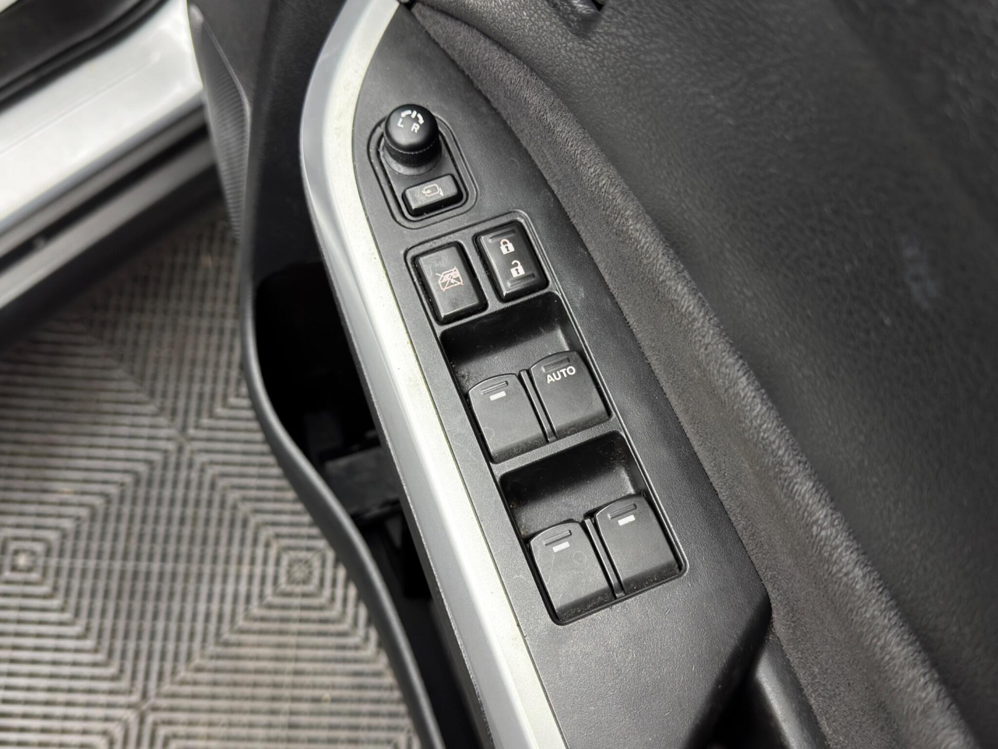 Suzuki Vitara - Image 34