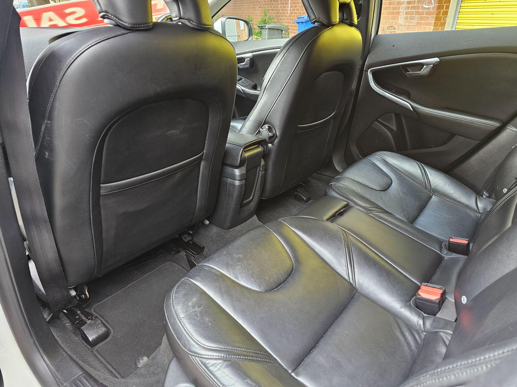Volvo V40 - Image 13