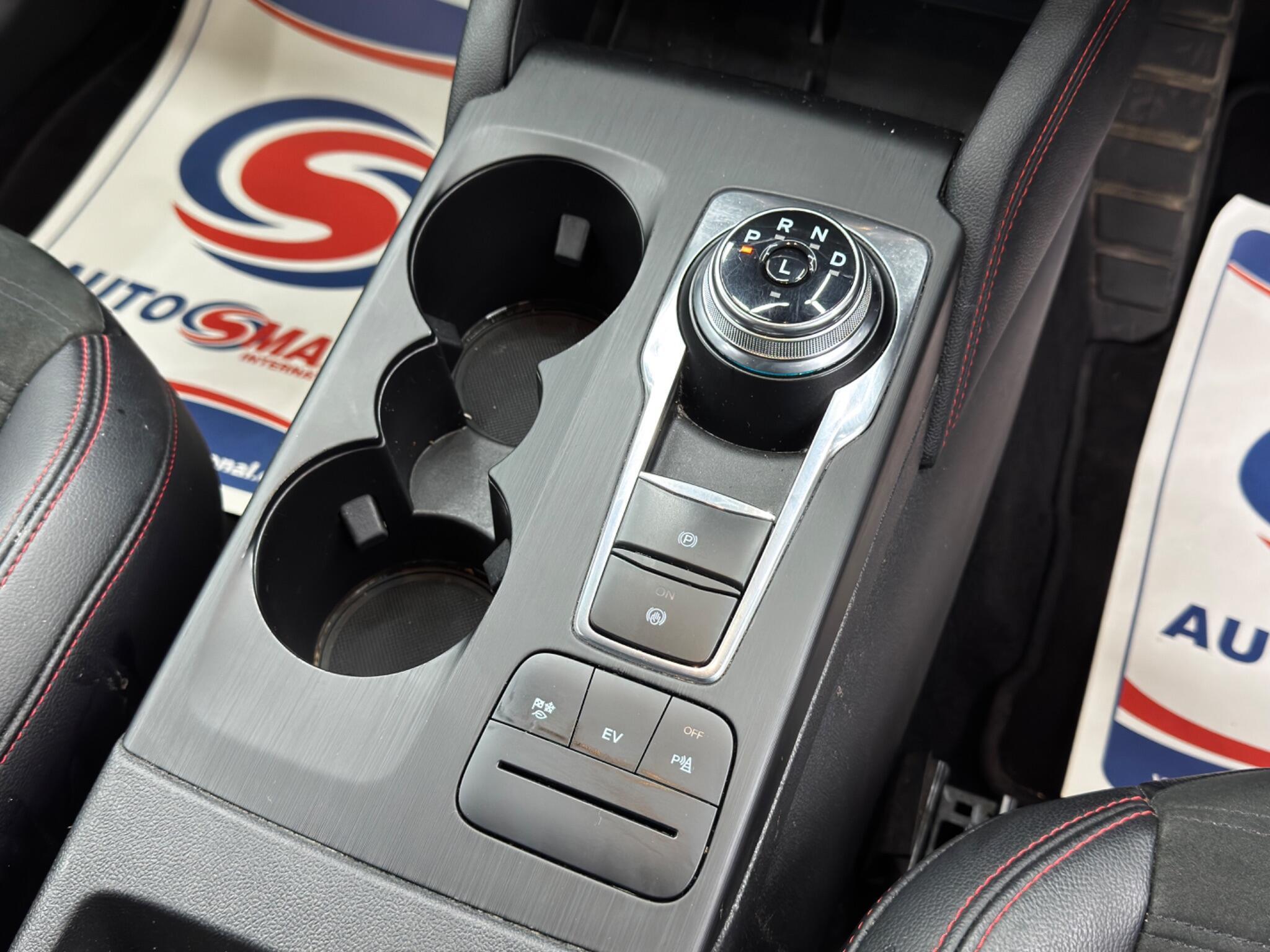 Ford Kuga - Image 24