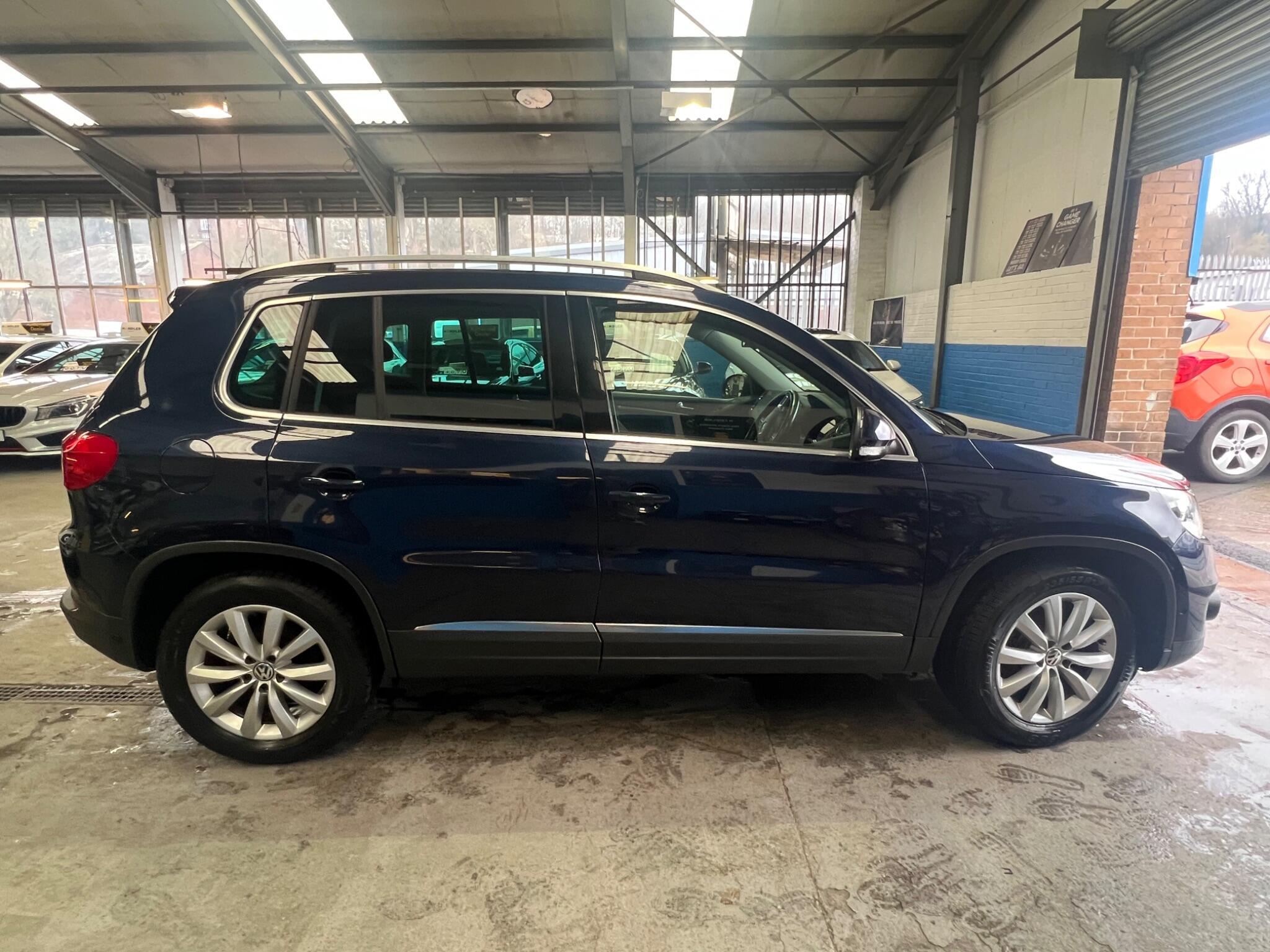Volkswagen Tiguan - Image 18