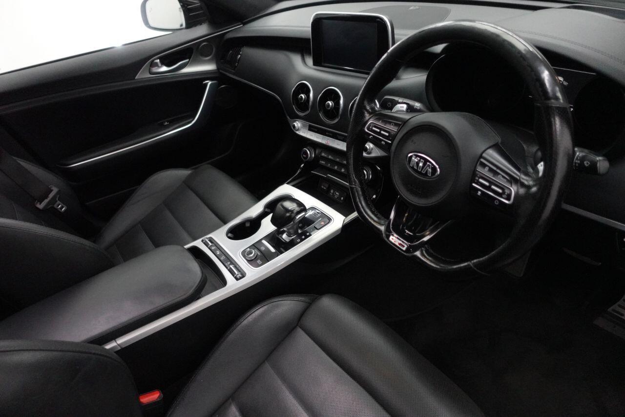 Kia Stinger - Image 15