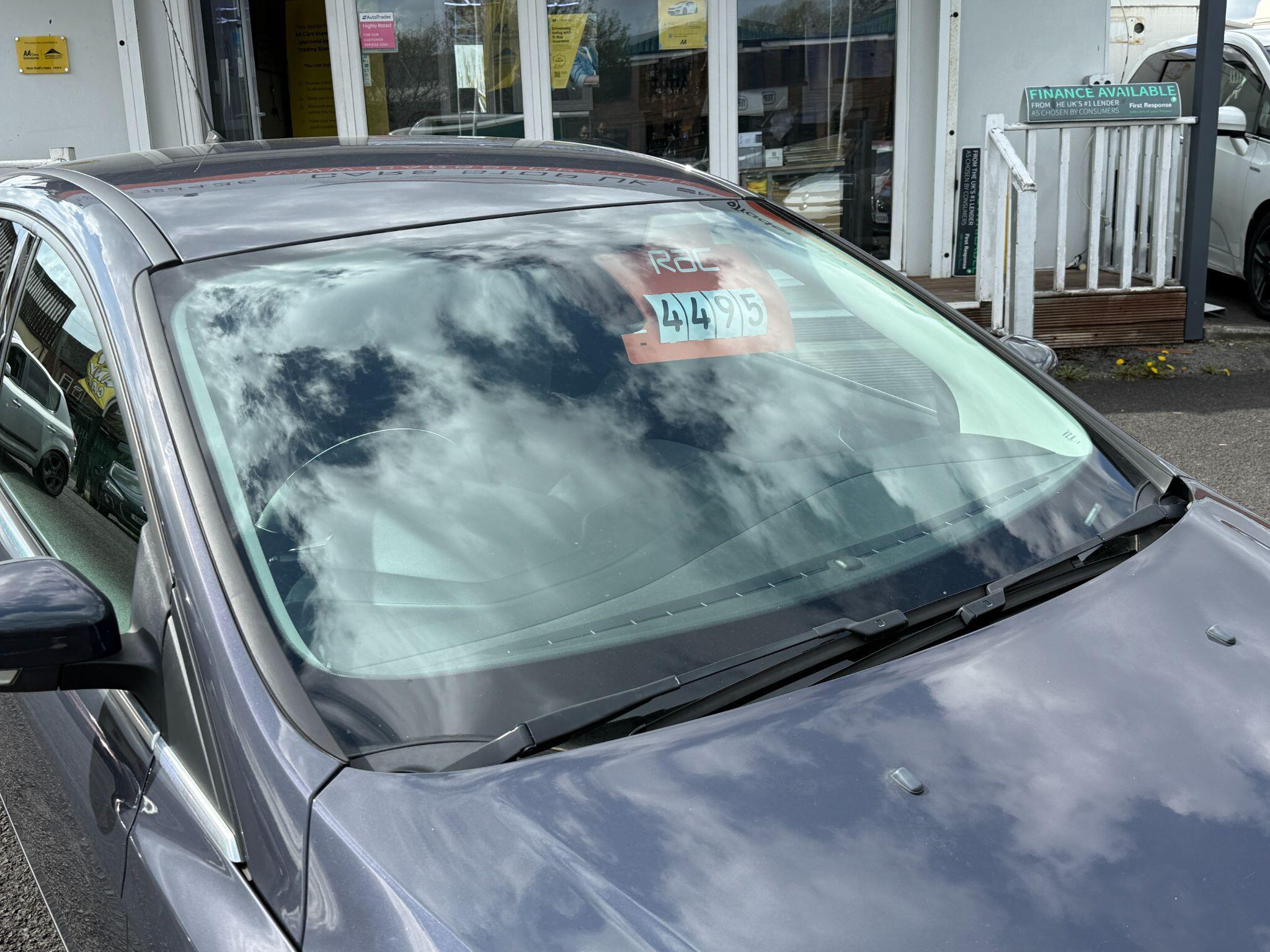 Ford Focus - Image 13