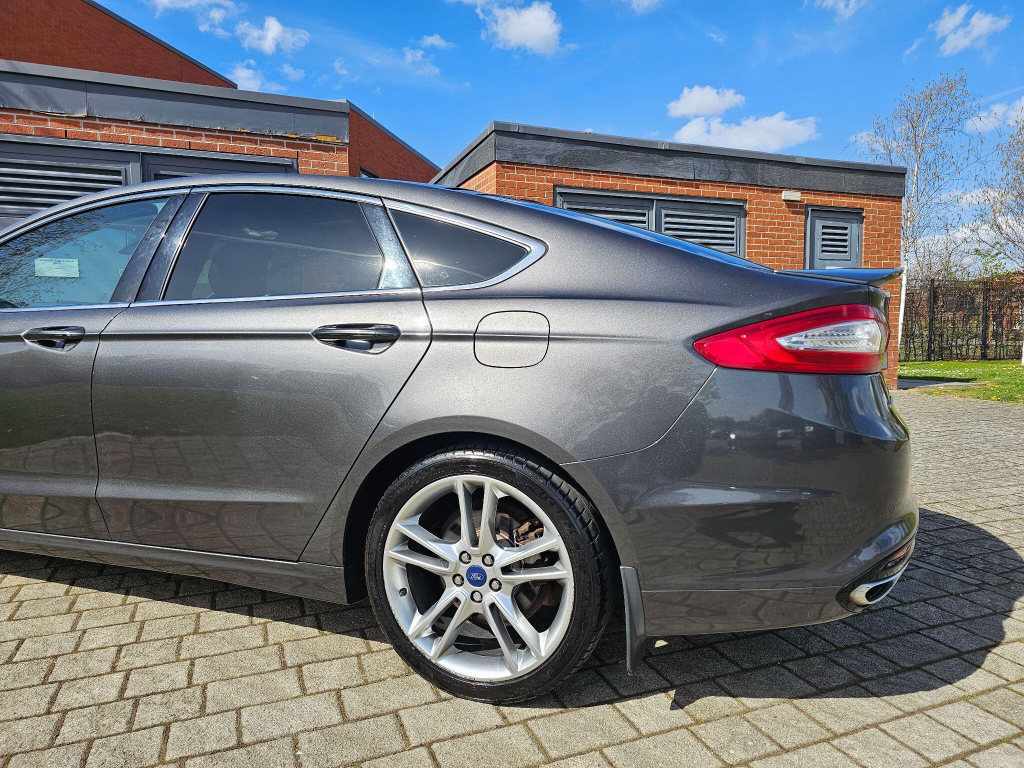 Ford Mondeo - Image 32