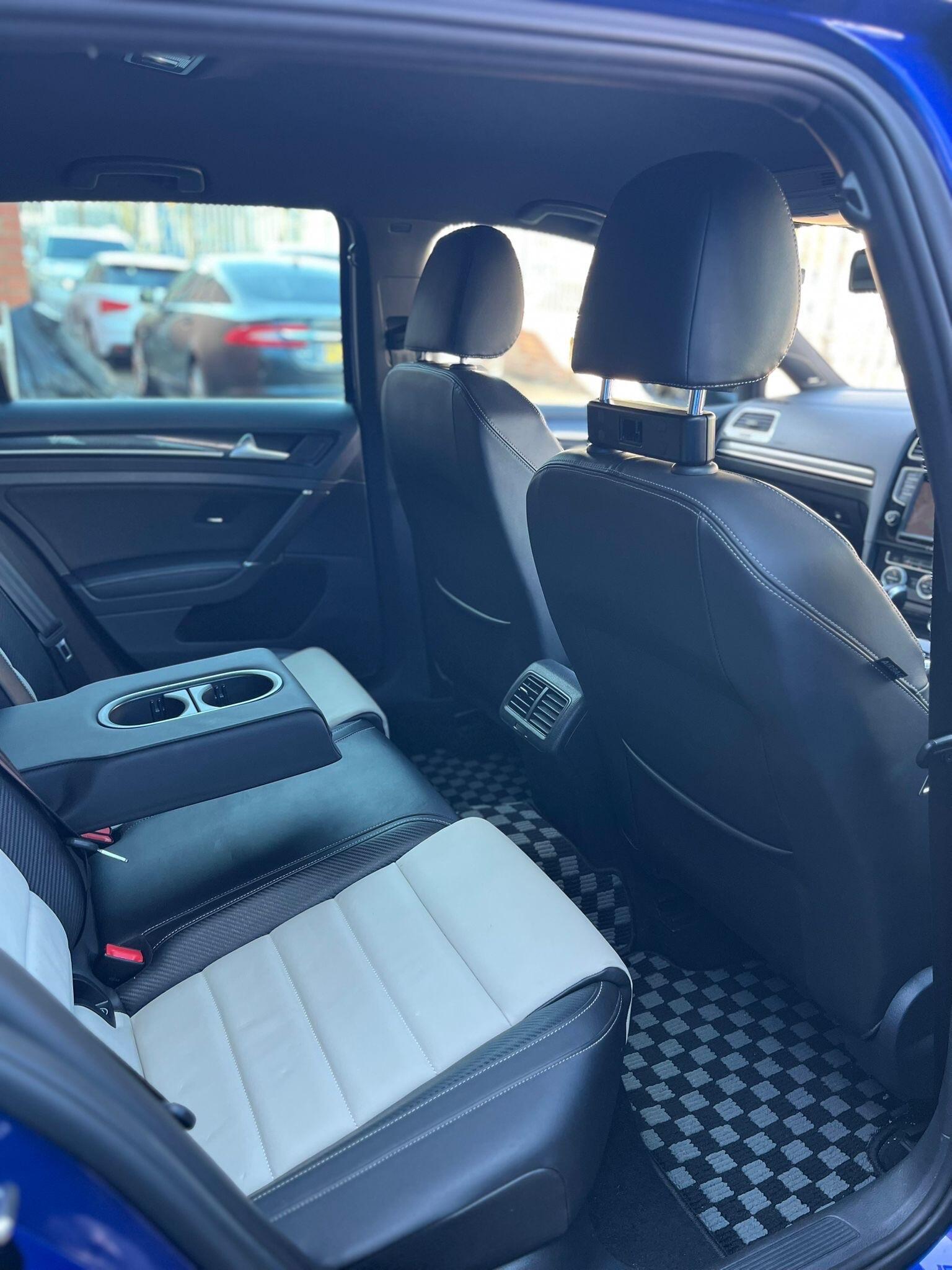 Volkswagen Golf - Image 32