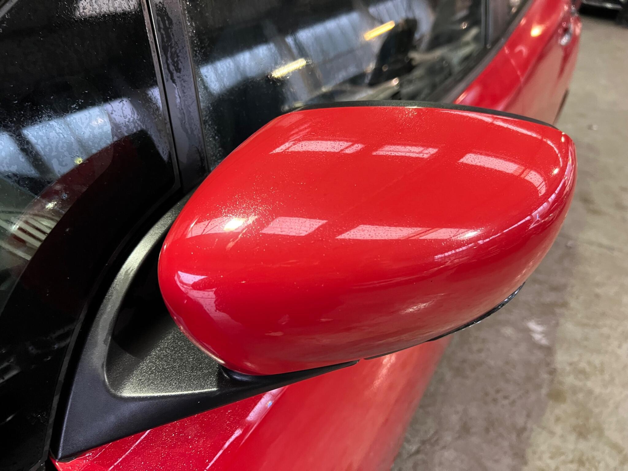 Nissan Leaf - Image 25