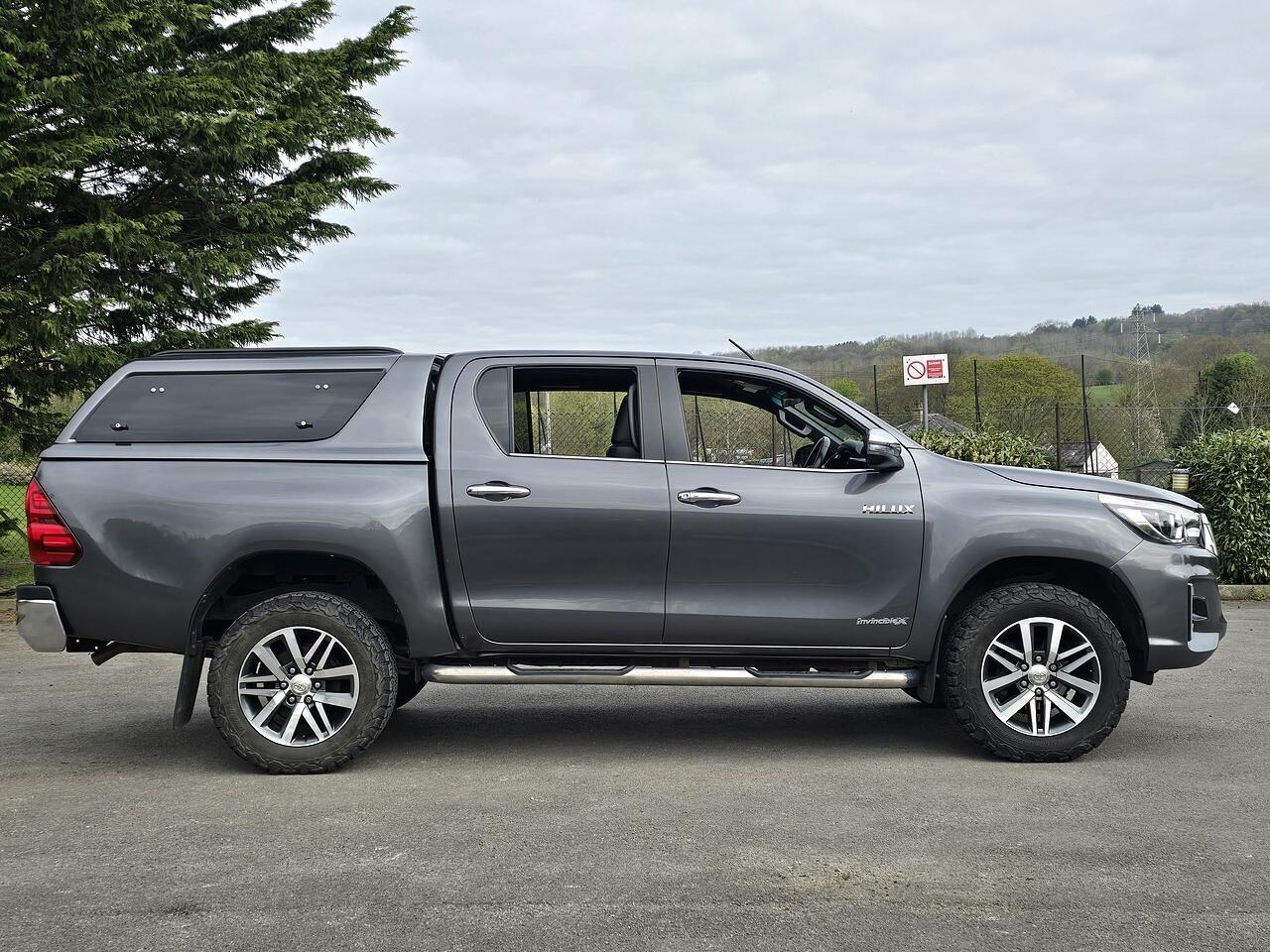 Toyota Hilux - Image 12
