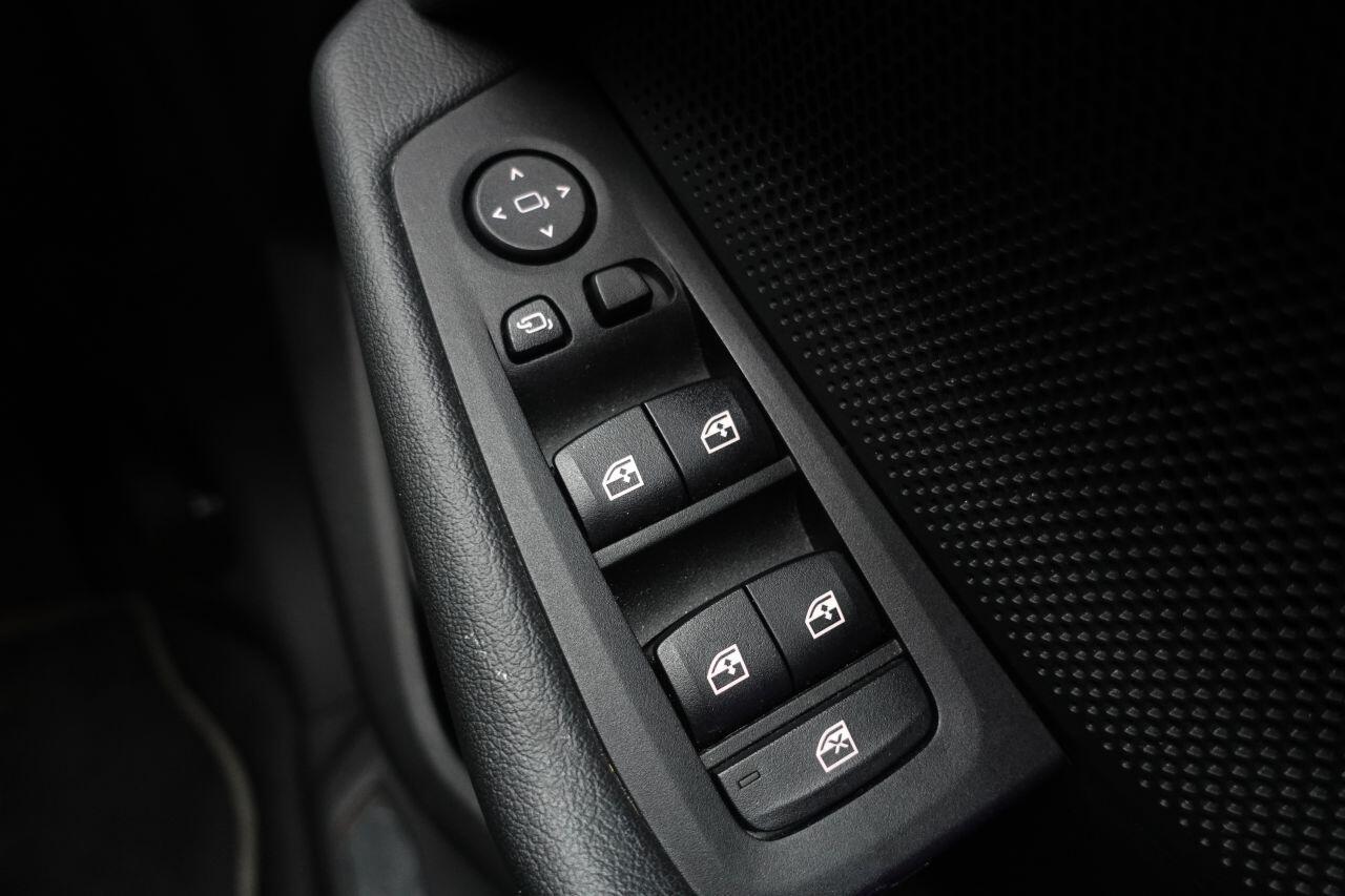 BMW 1 Series - Image 56