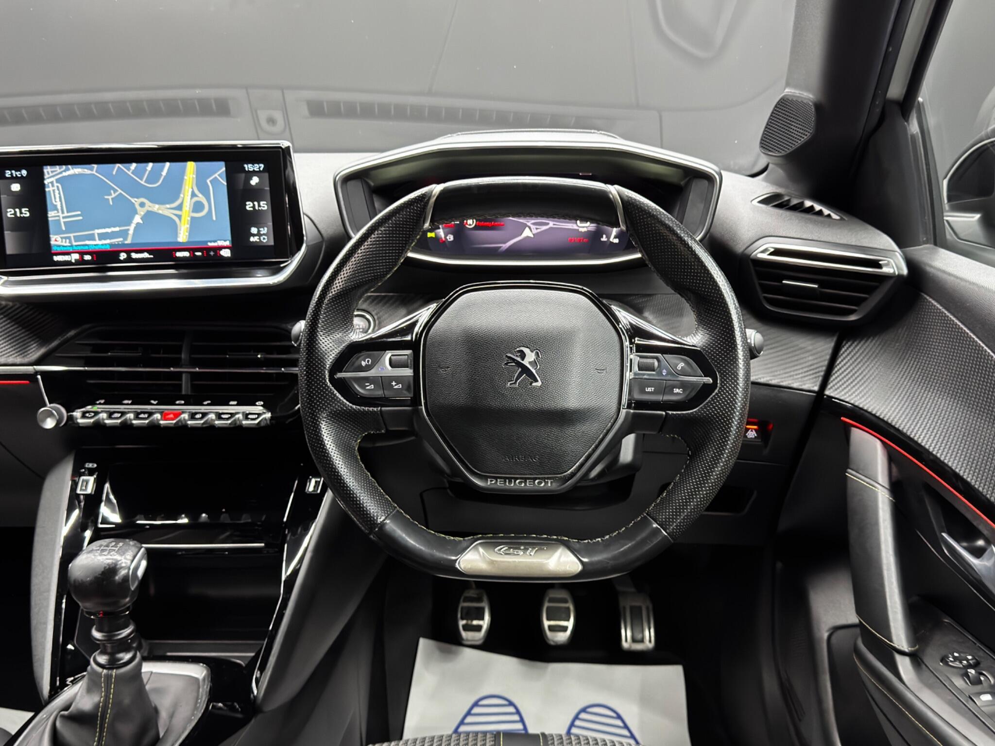 Peugeot 208 - Image 18