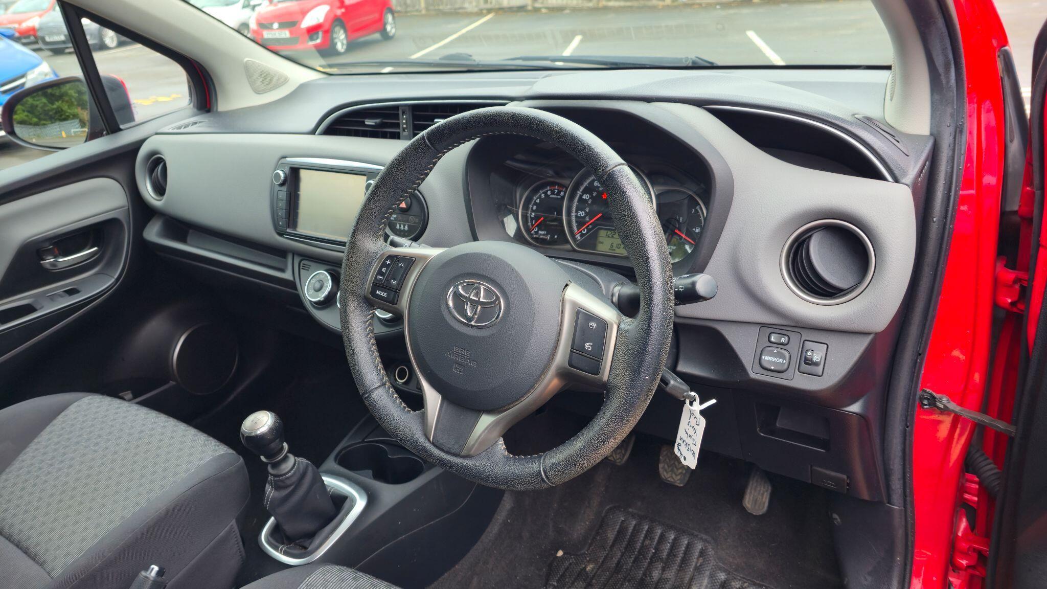 Toyota Yaris - Image 17