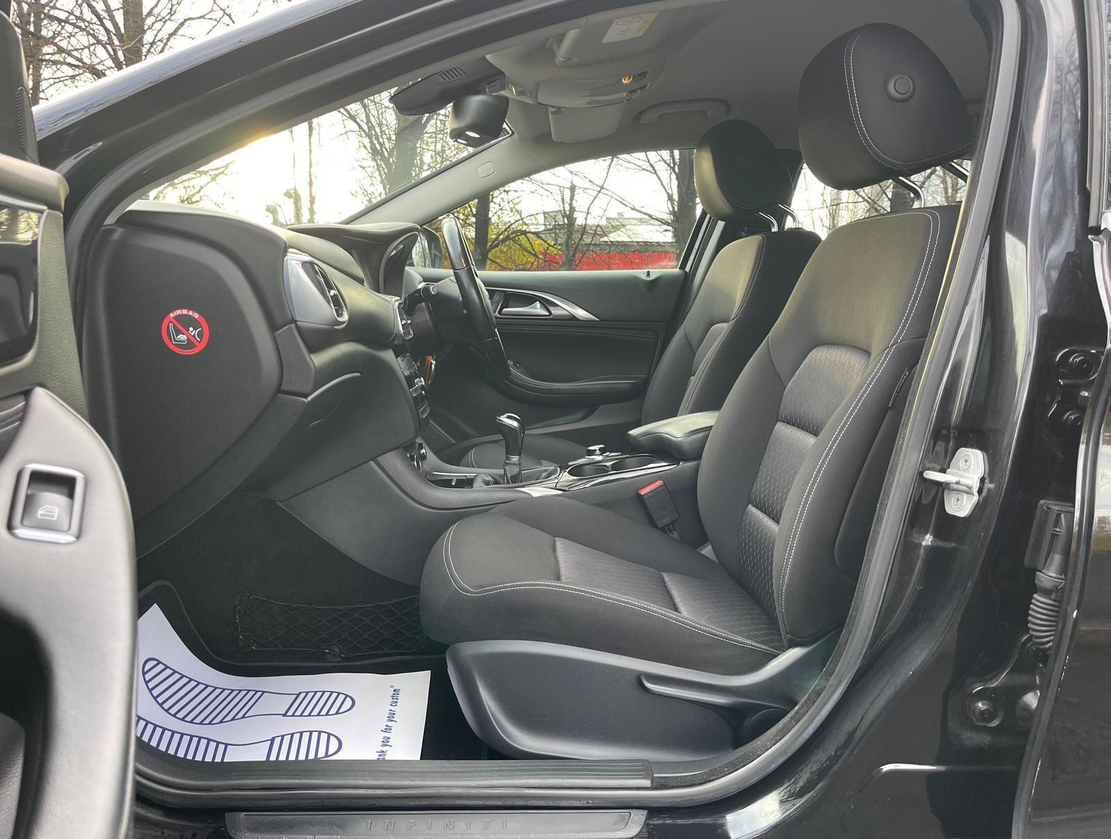 Infiniti Q30 - Image 46